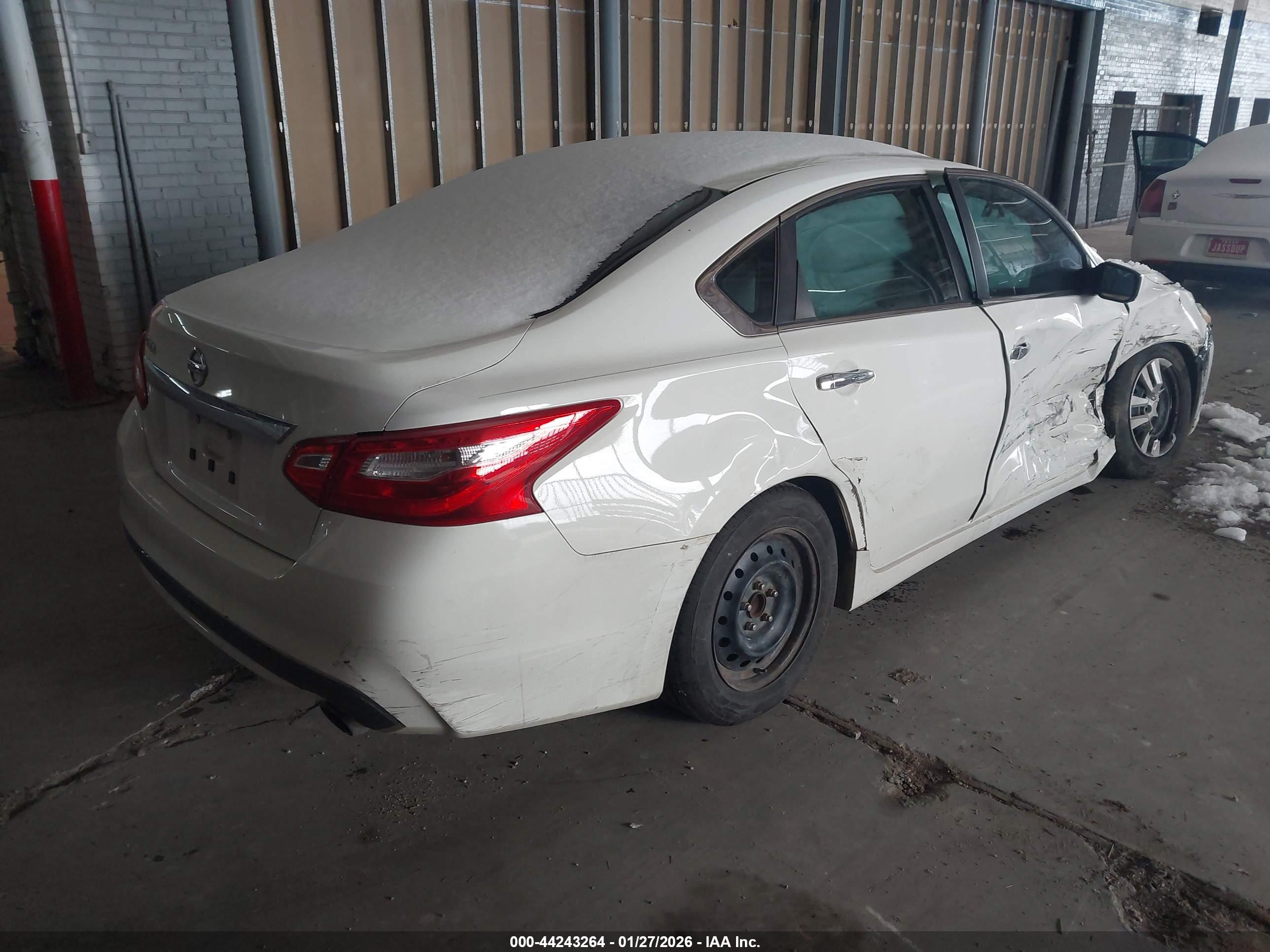 NISSAN ALTIMA image 4