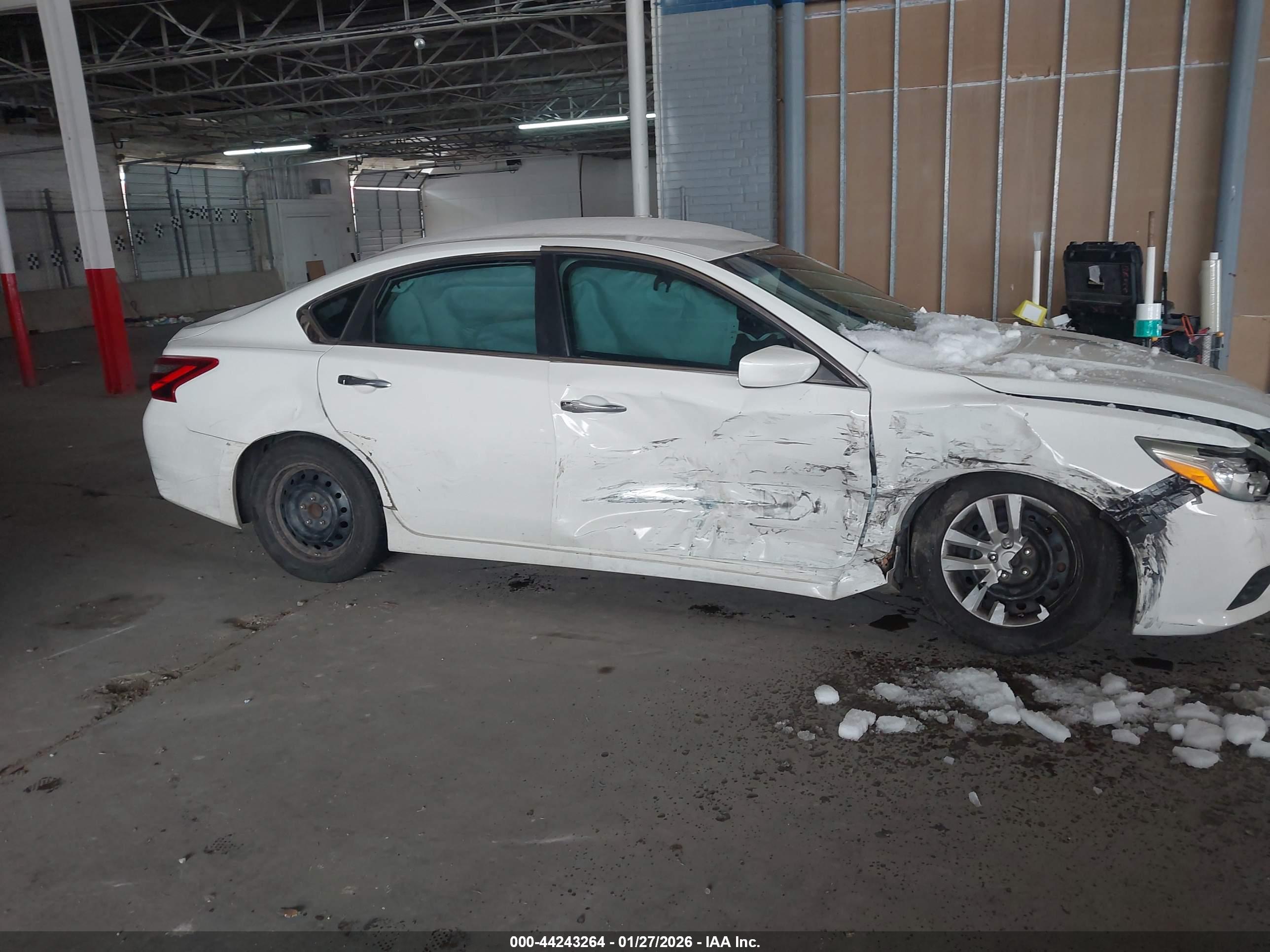 NISSAN ALTIMA image 6
