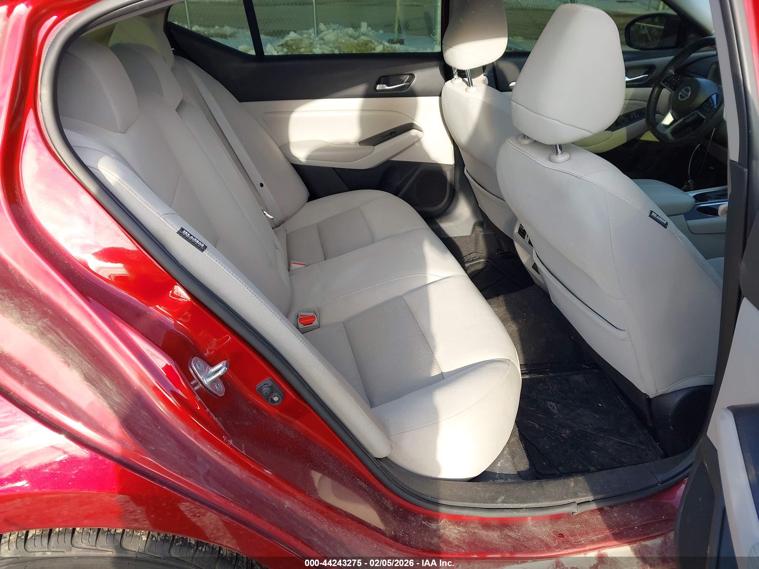 NISSAN ALTIMA image 8