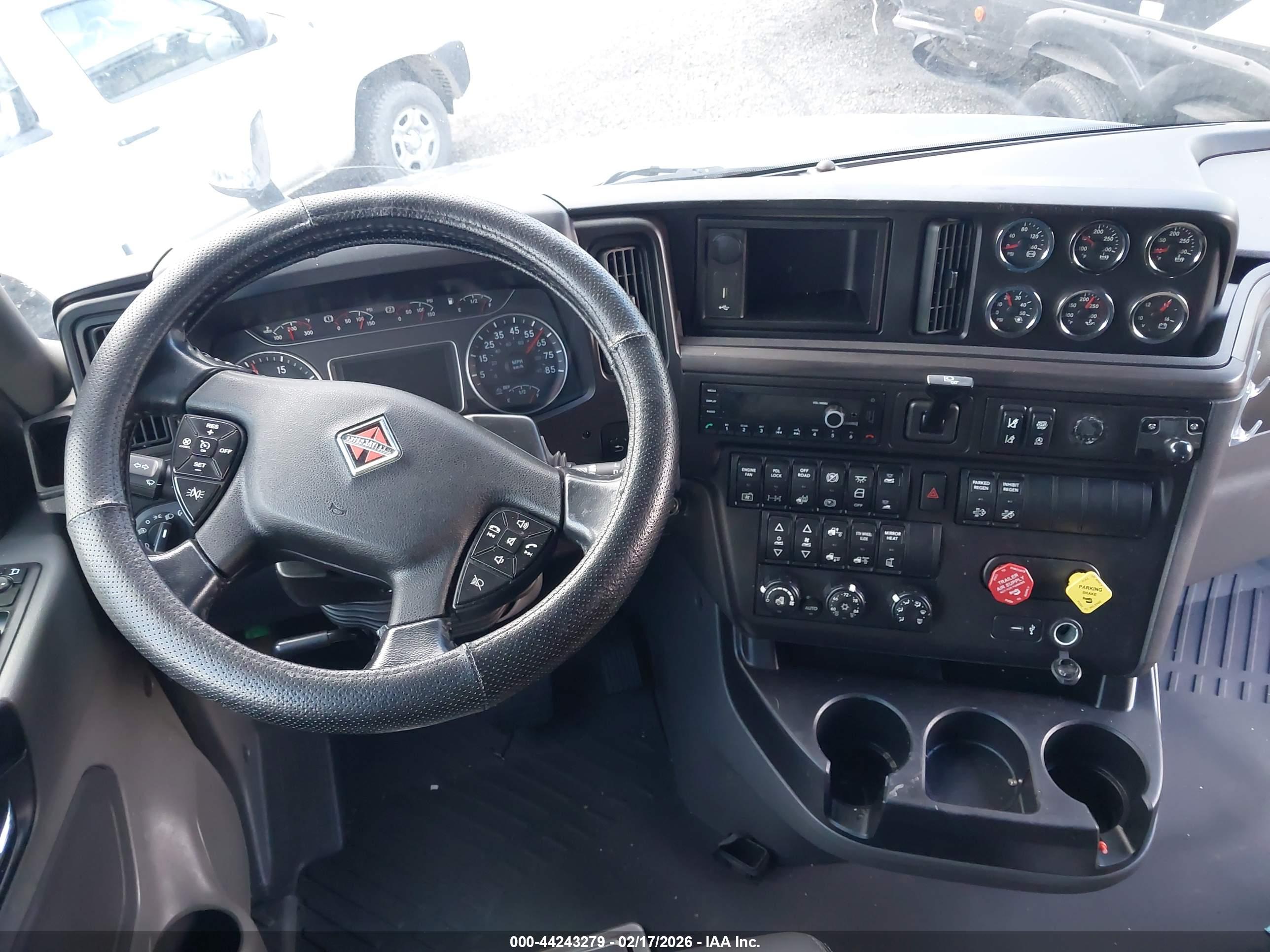 INTERNATIONAL LT image 6