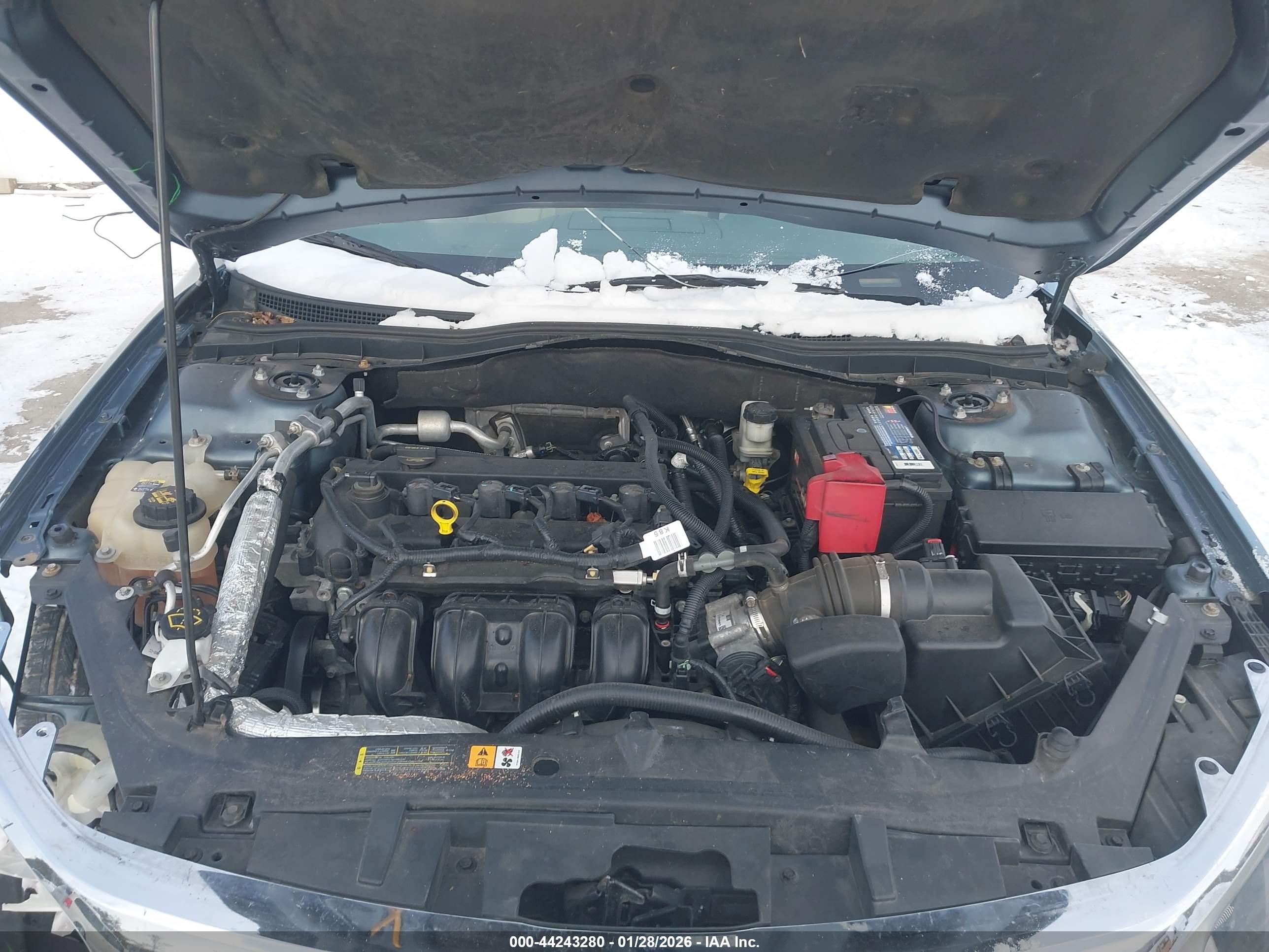 FORD FUSION image 10