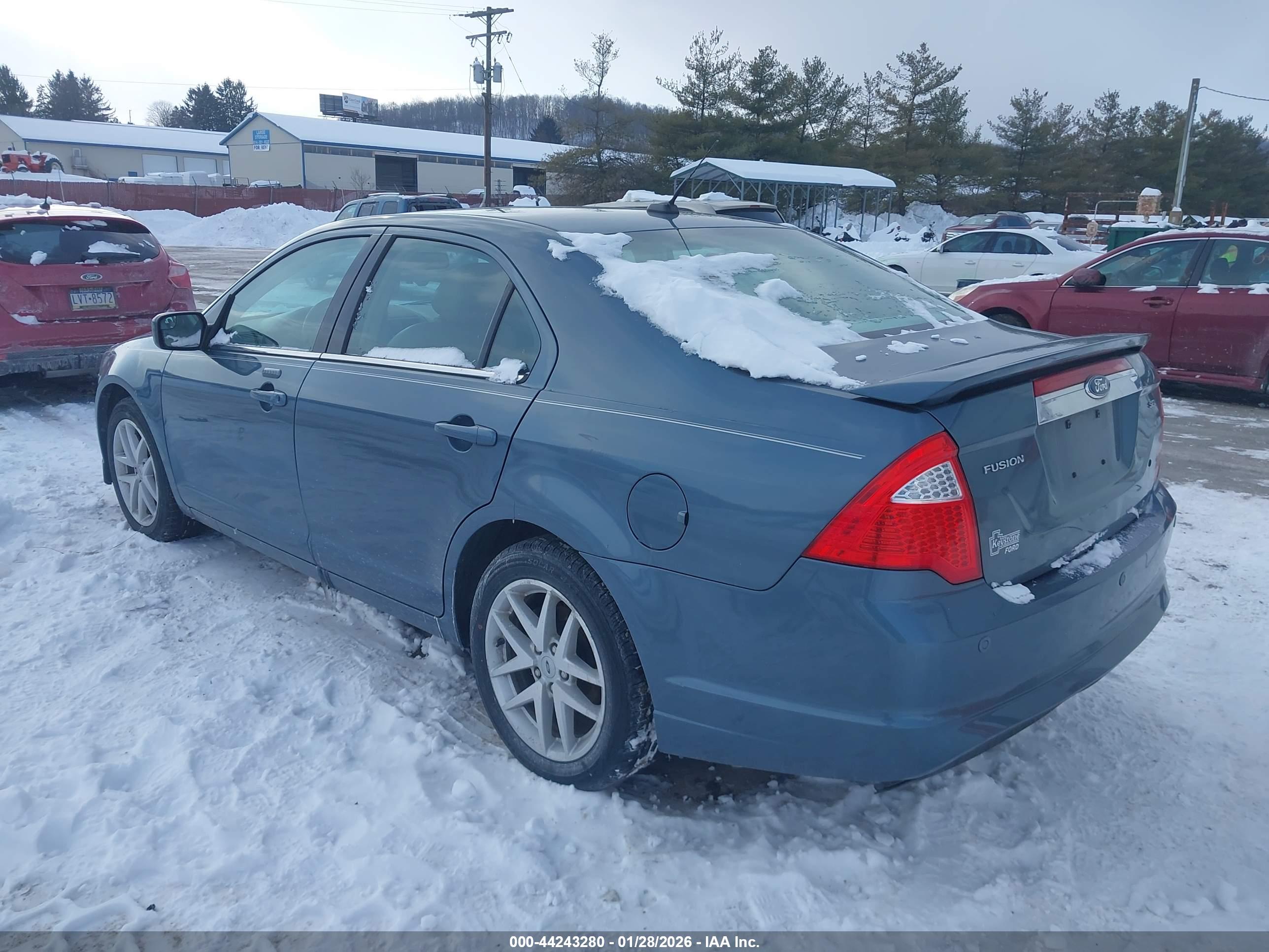 FORD FUSION image 3
