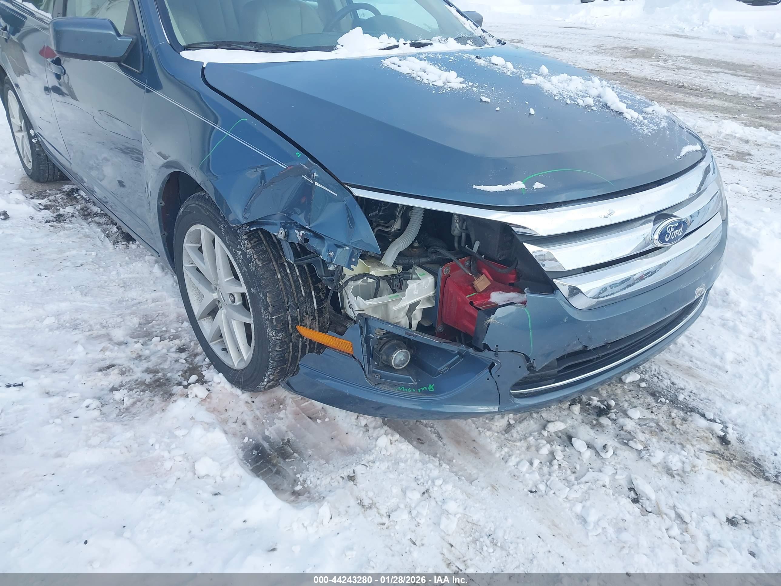 FORD FUSION image 6