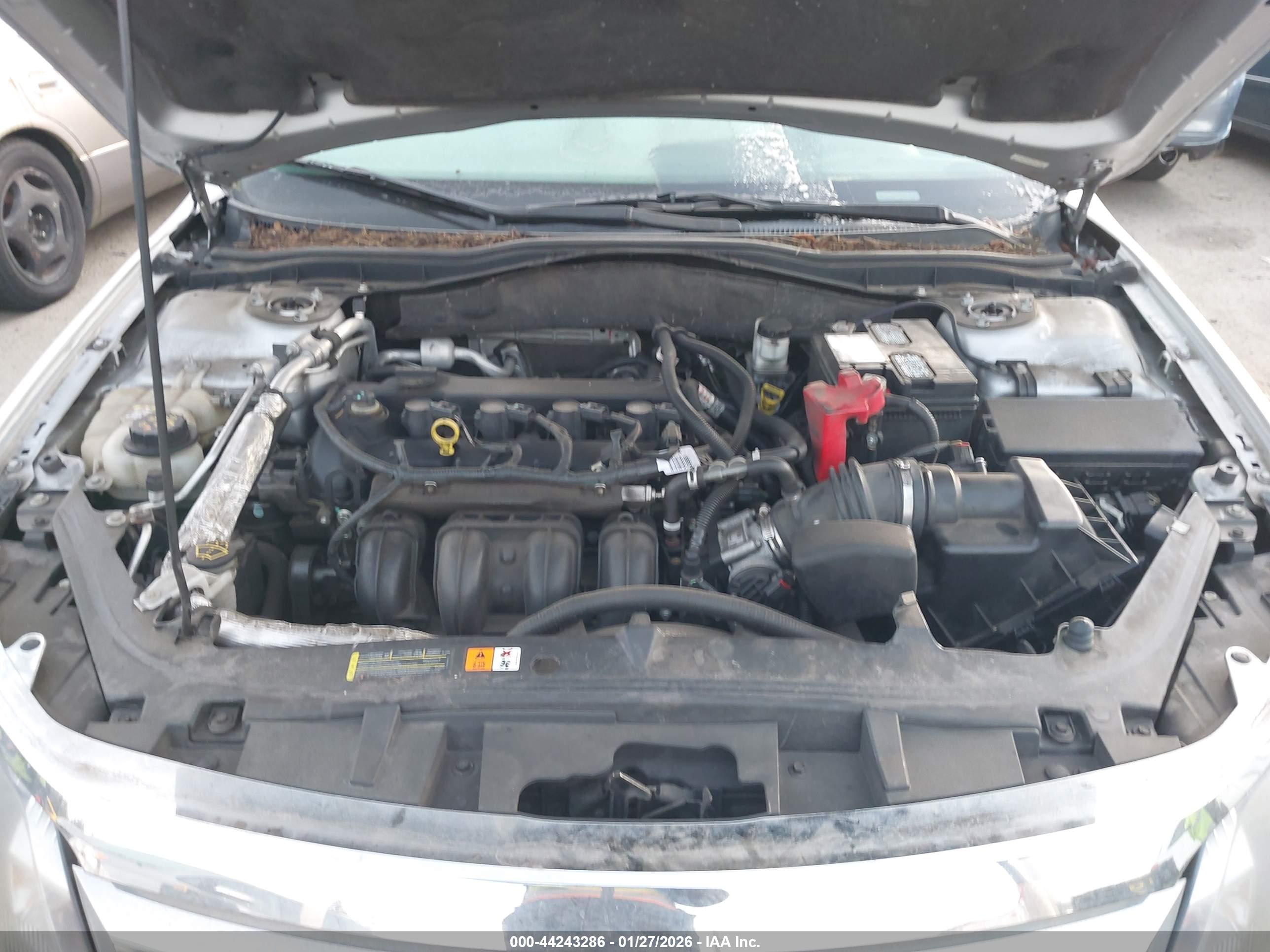 FORD FUSION image 10