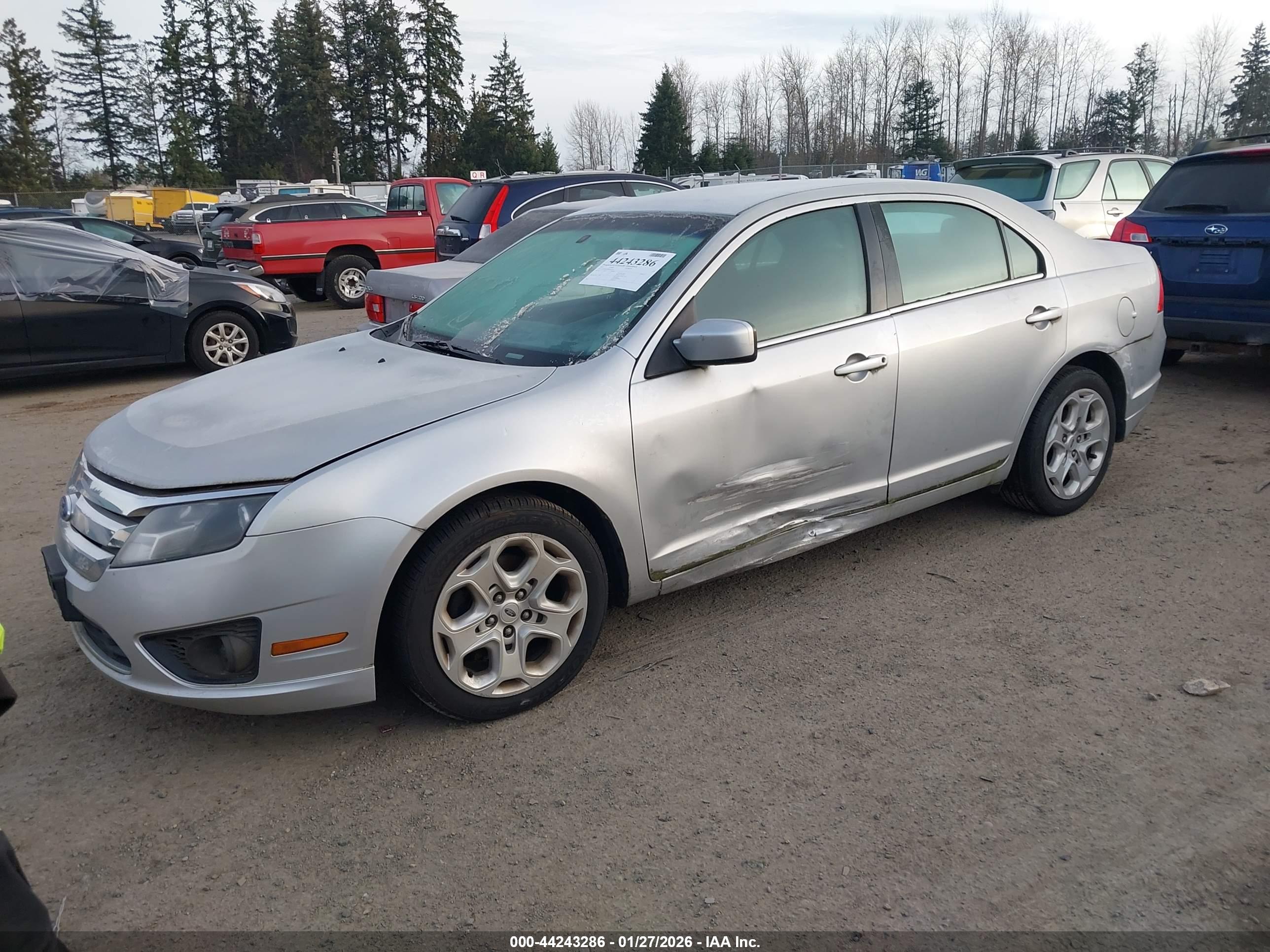 FORD FUSION image 2