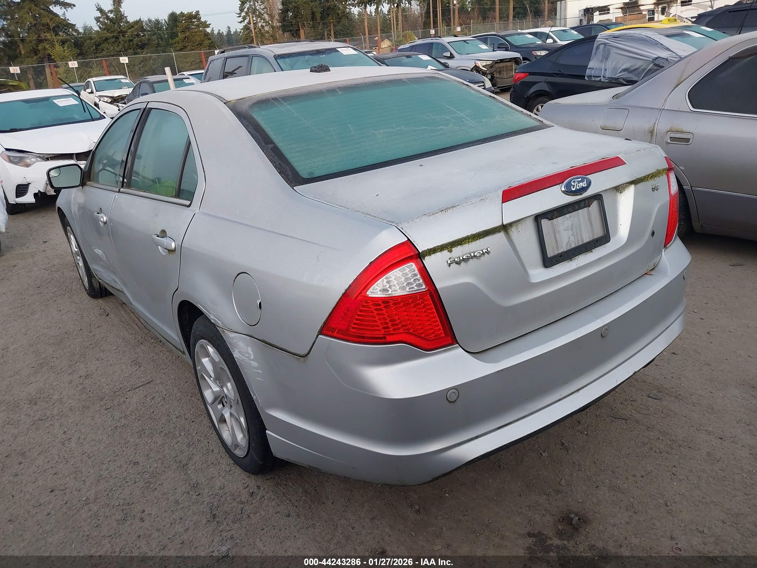 FORD FUSION image 3