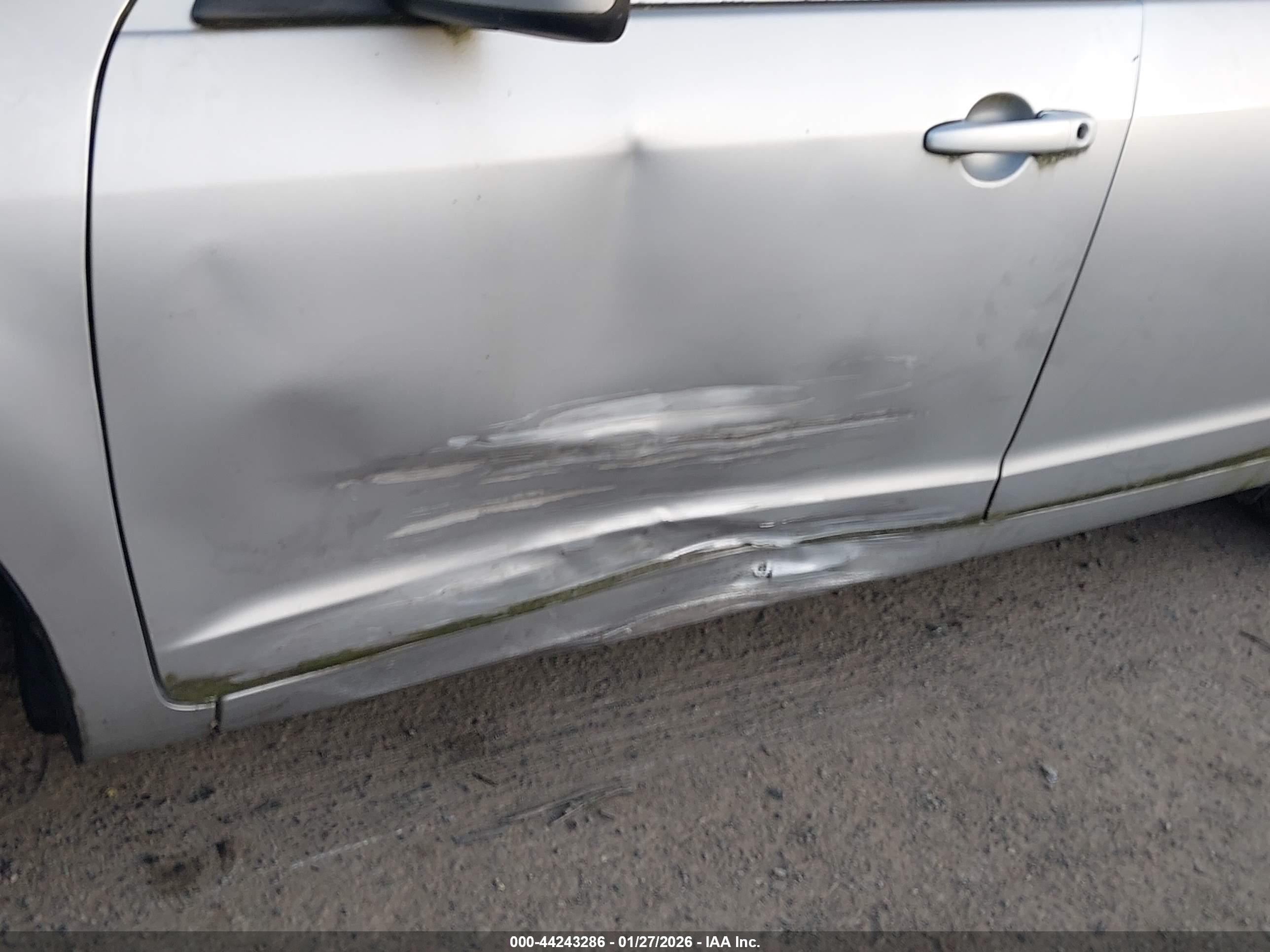 FORD FUSION image 6