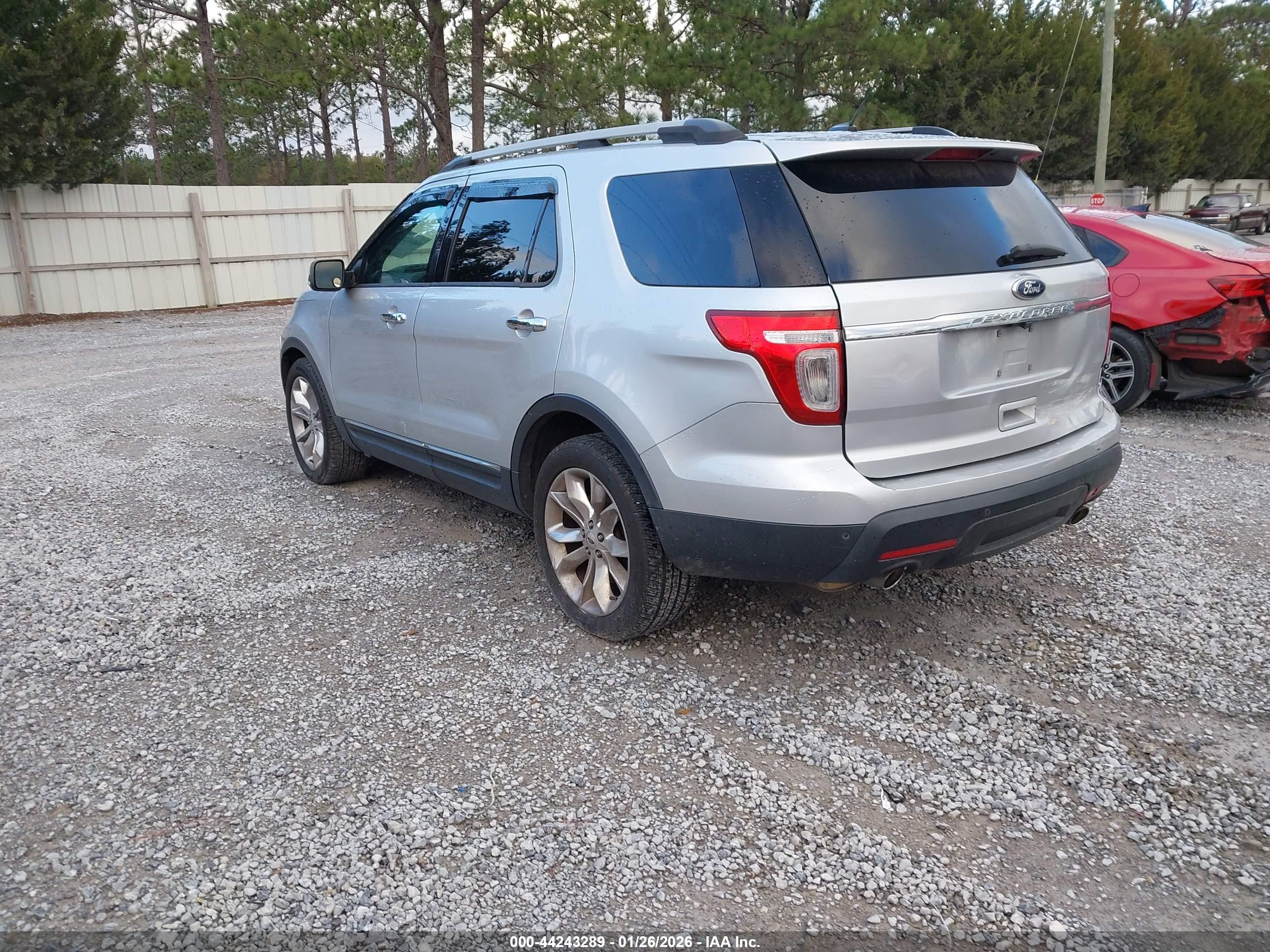 FORD EXPLORER image 3
