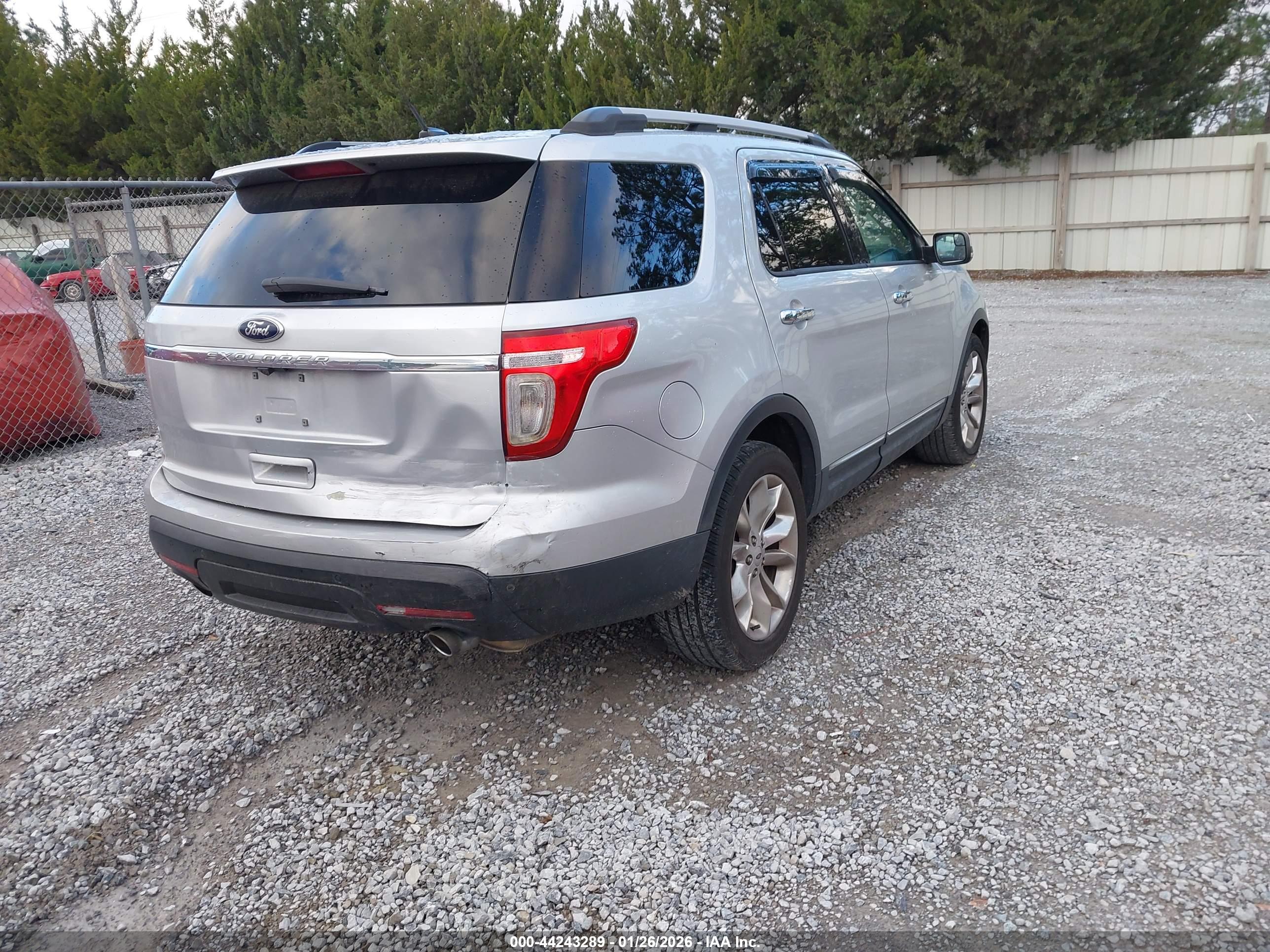 FORD EXPLORER image 4