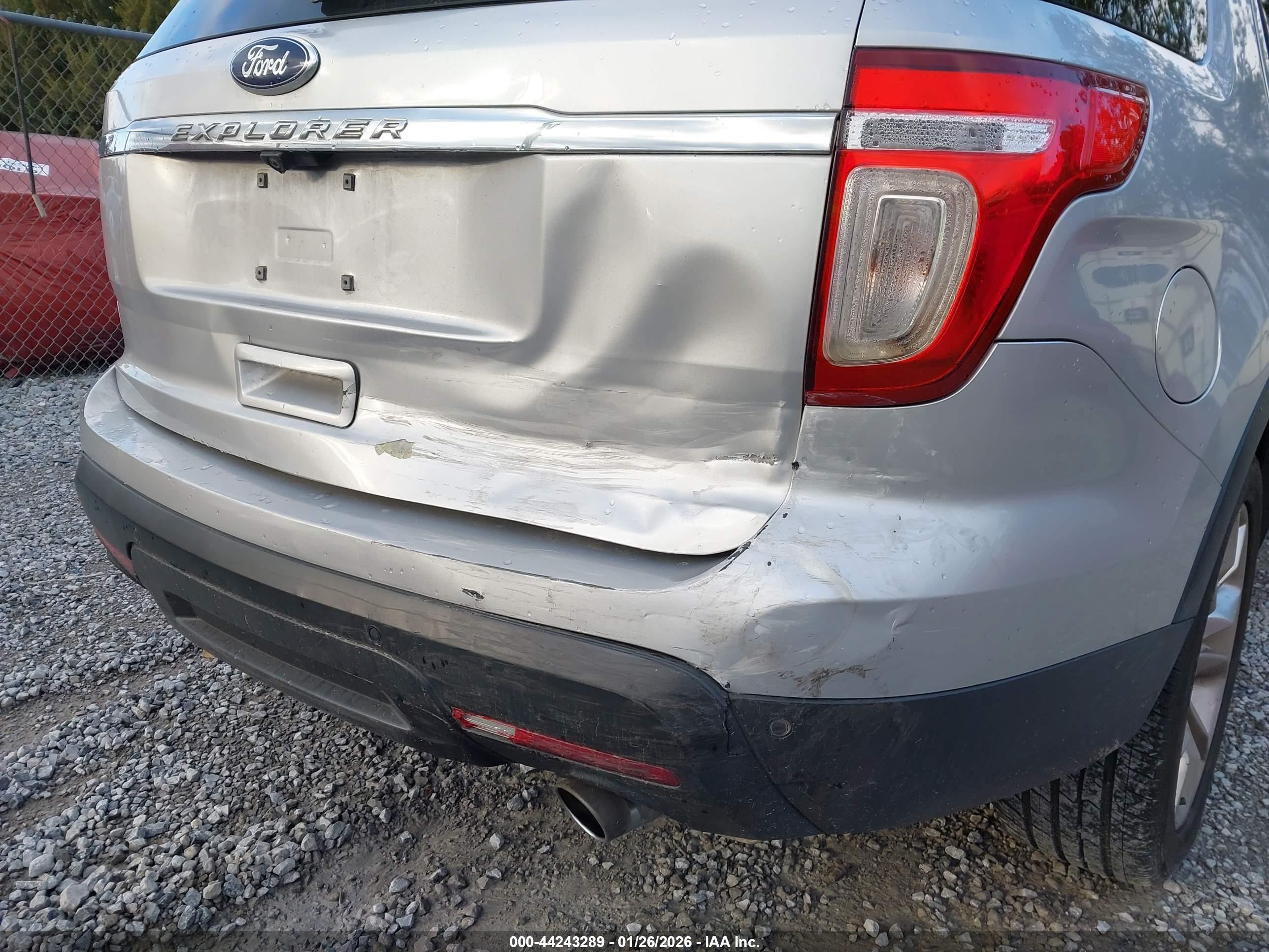 FORD EXPLORER image 6
