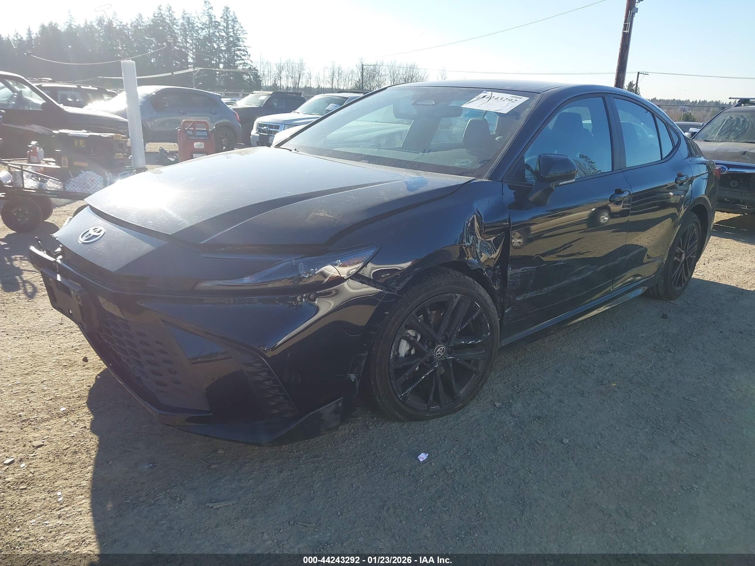 TOYOTA CAMRY image 2