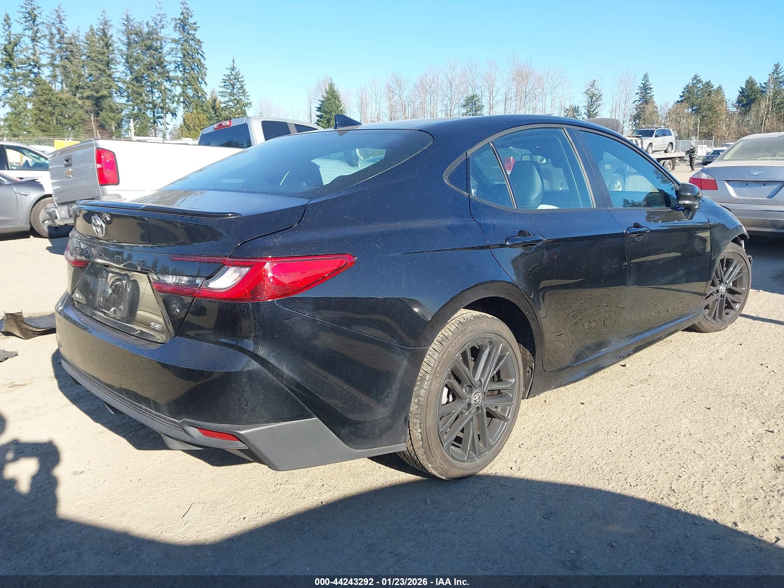 TOYOTA CAMRY image 4