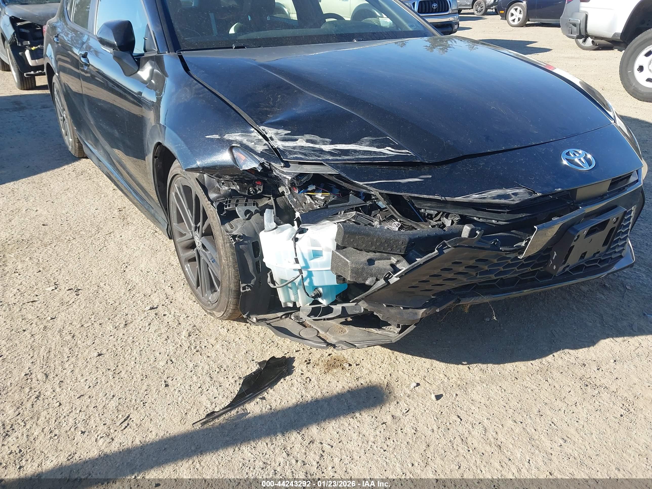 TOYOTA CAMRY image 6