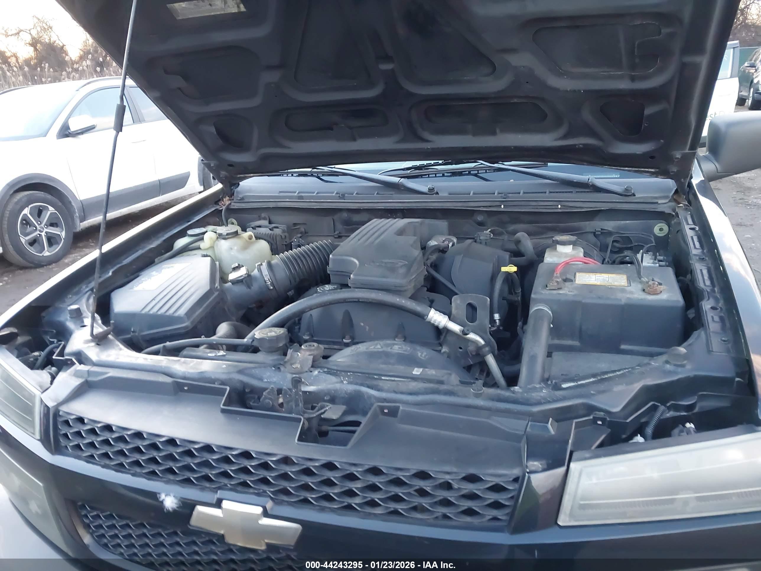 CHEVROLET COLORADO image 10