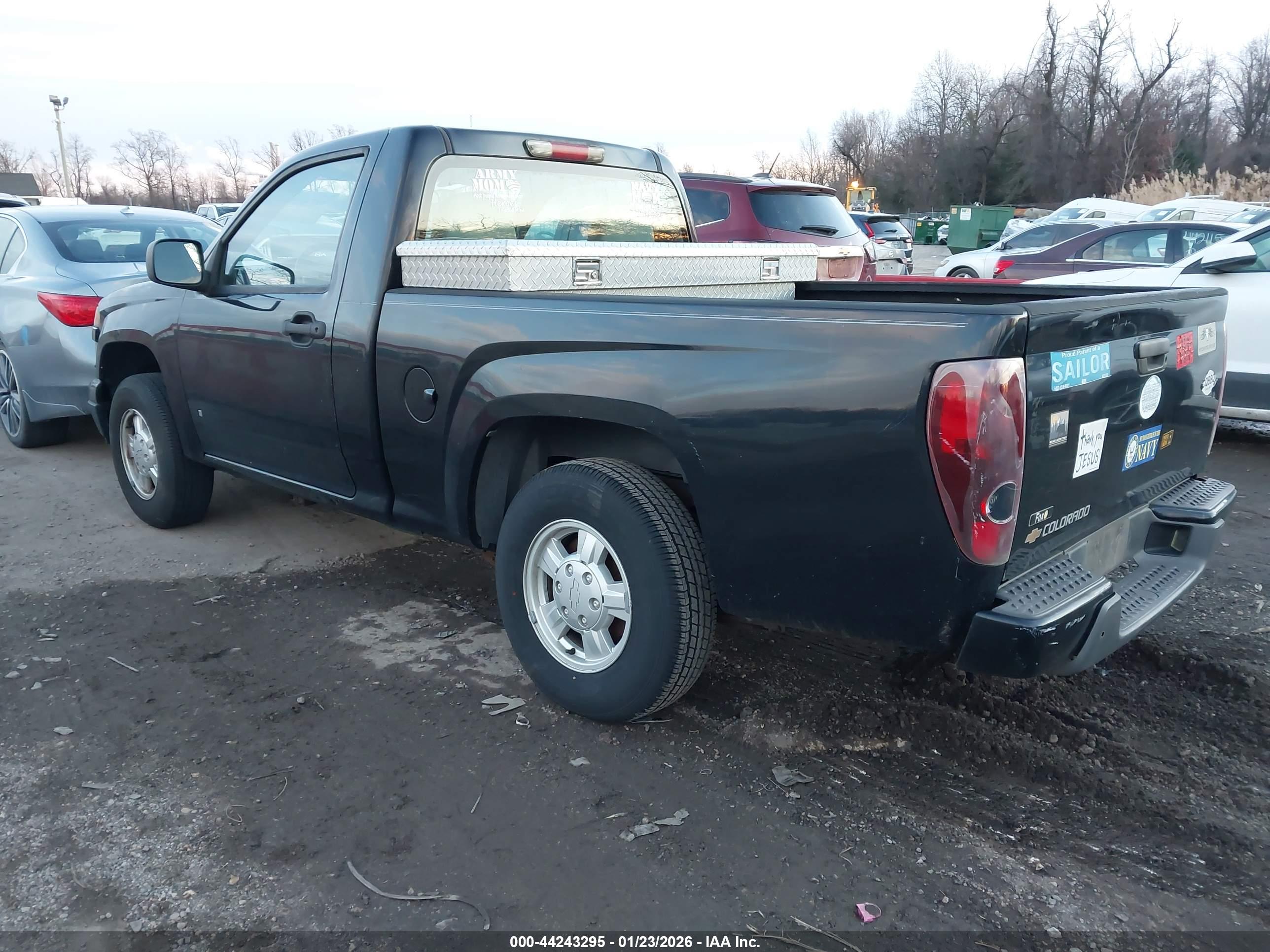 CHEVROLET COLORADO image 3