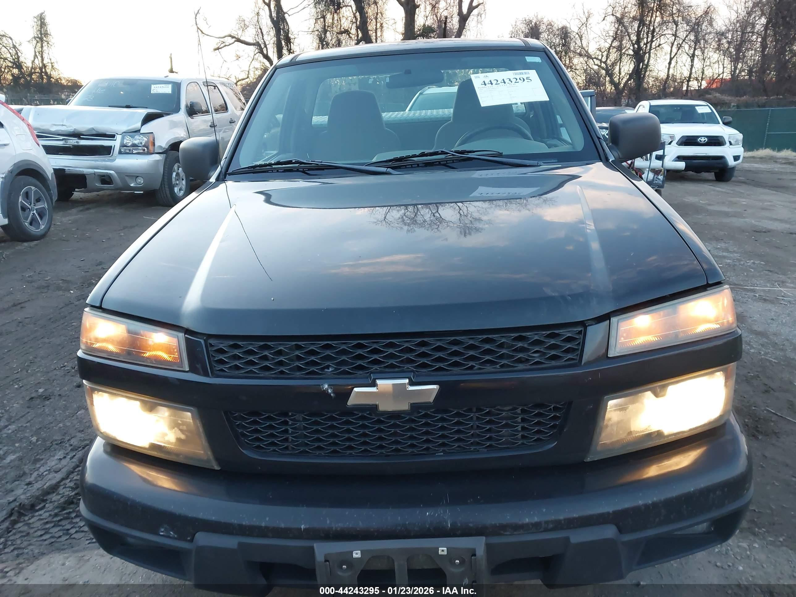 CHEVROLET COLORADO image 6