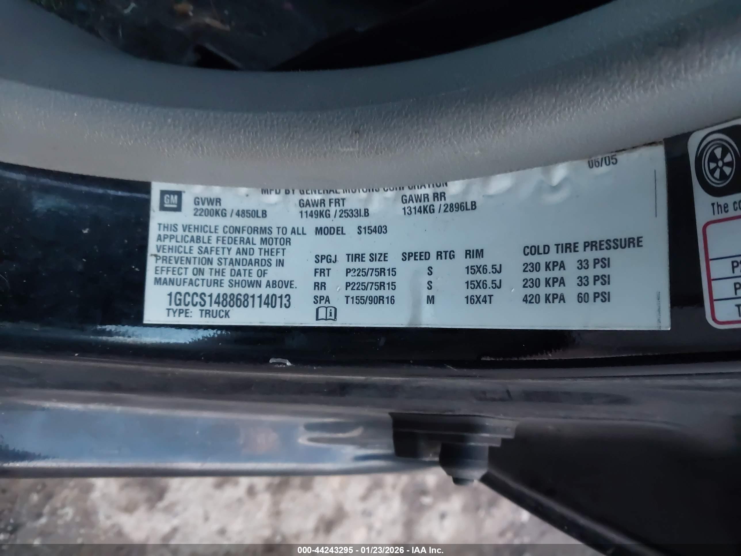 CHEVROLET COLORADO image 9