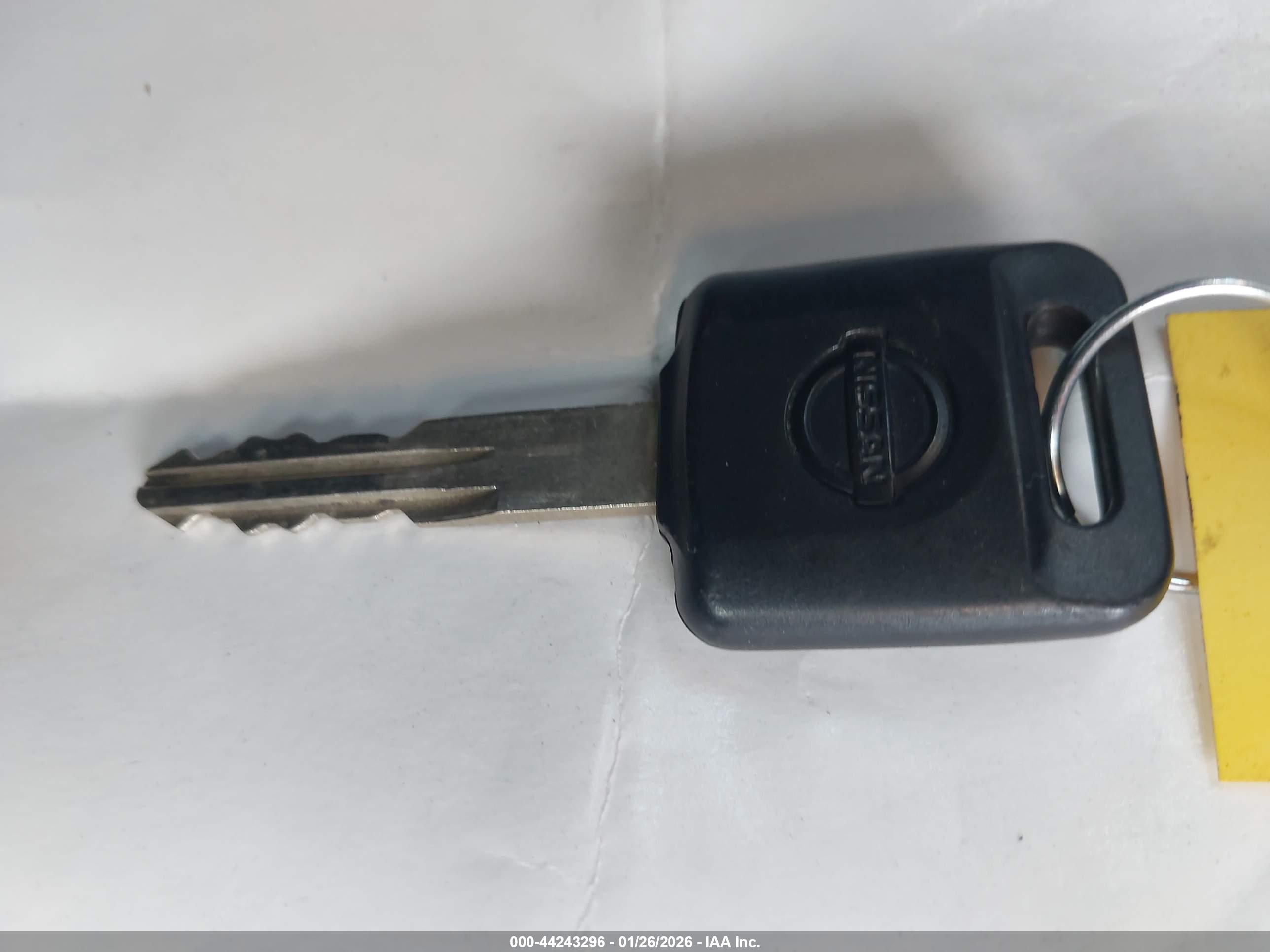 NISSAN VERSA image 11