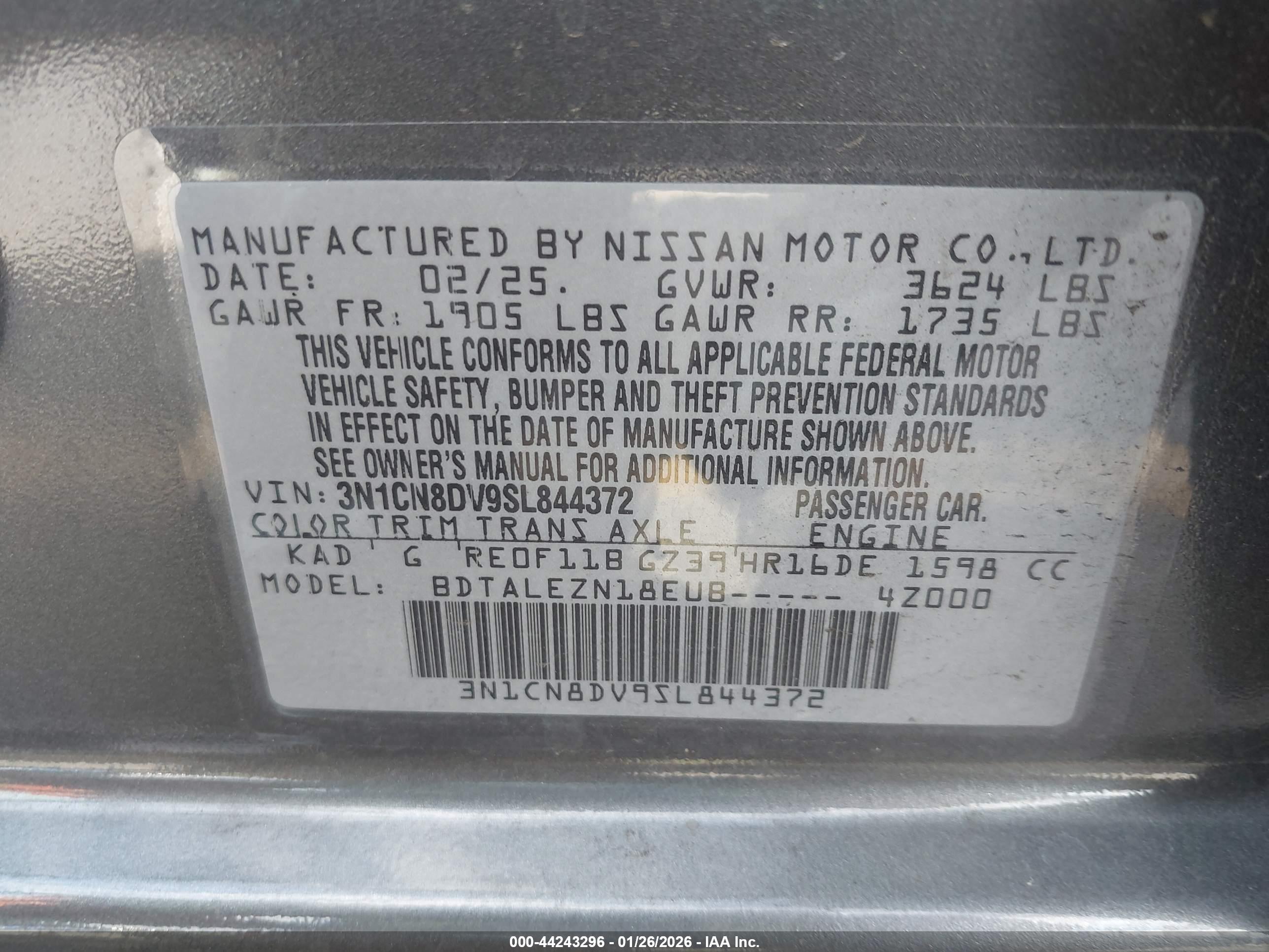 NISSAN VERSA image 9