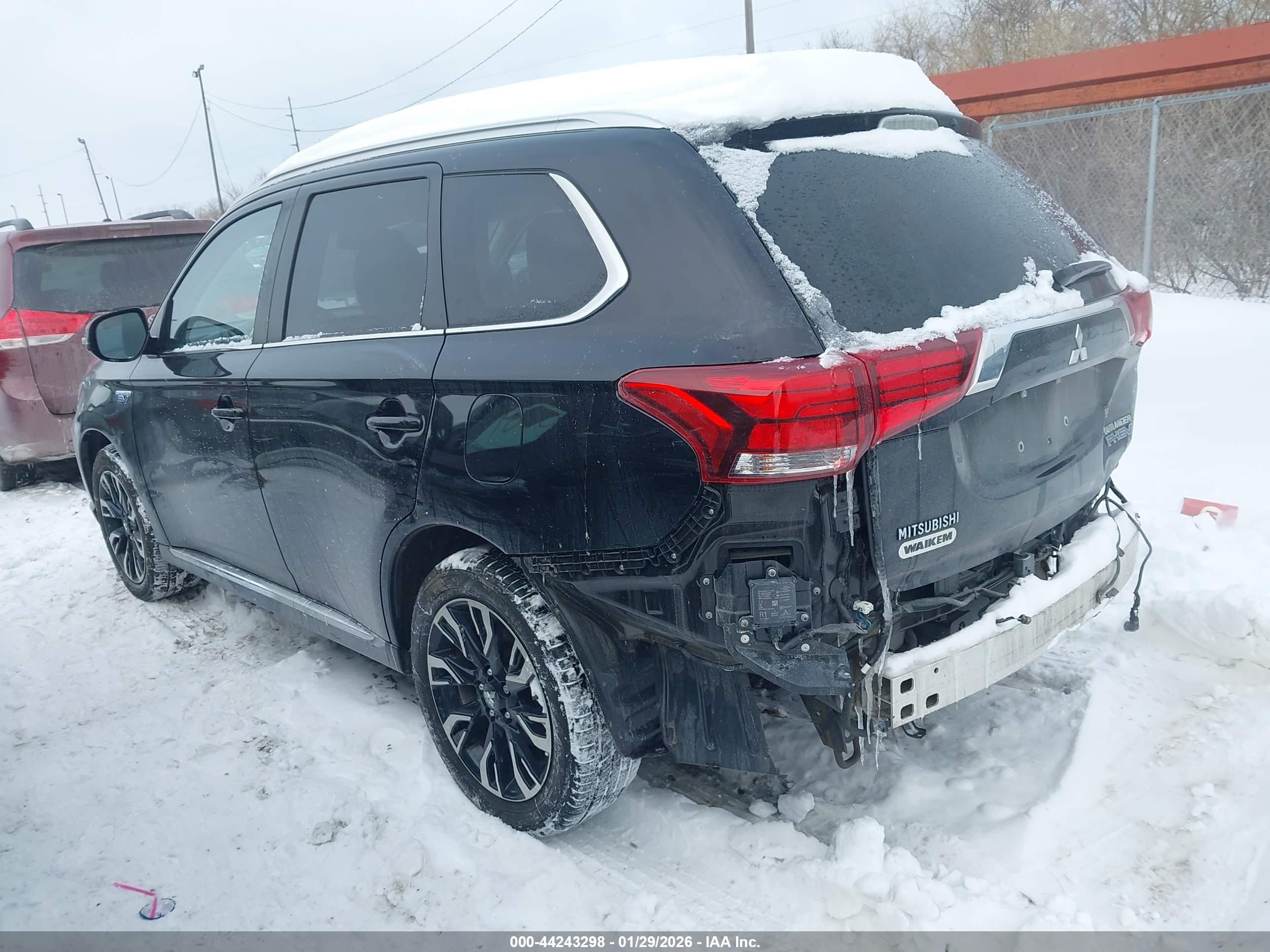 MITSUBISHI OUTLANDER image 3