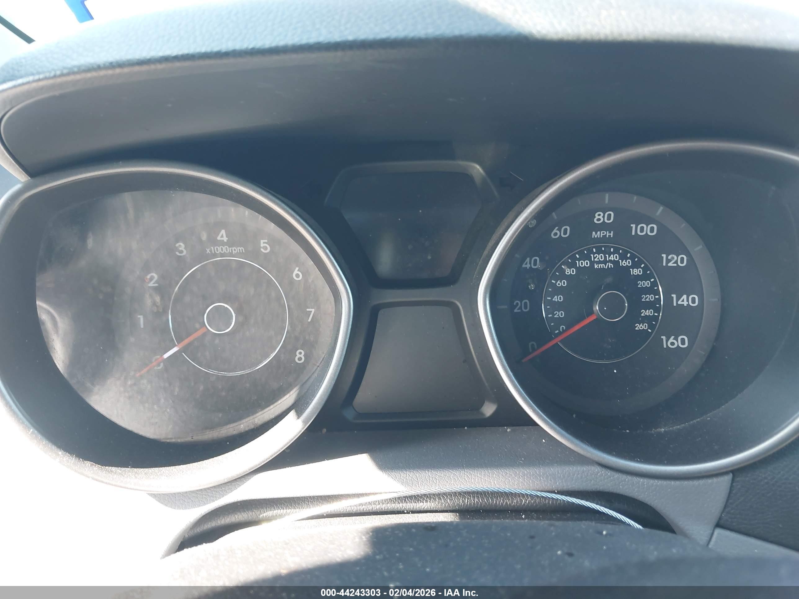 HYUNDAI ELANTRA image 7