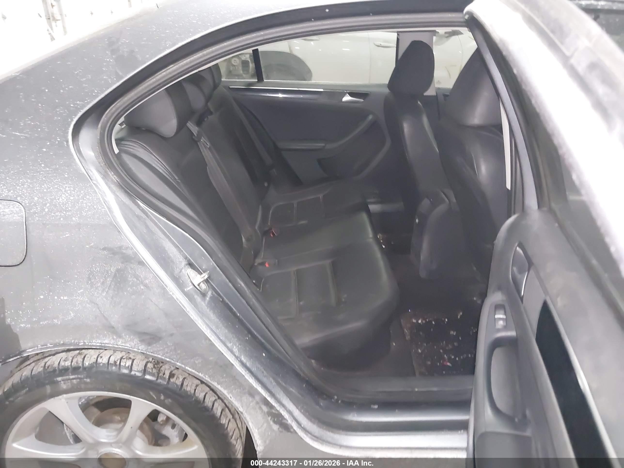 VOLKSWAGEN JETTA image 8