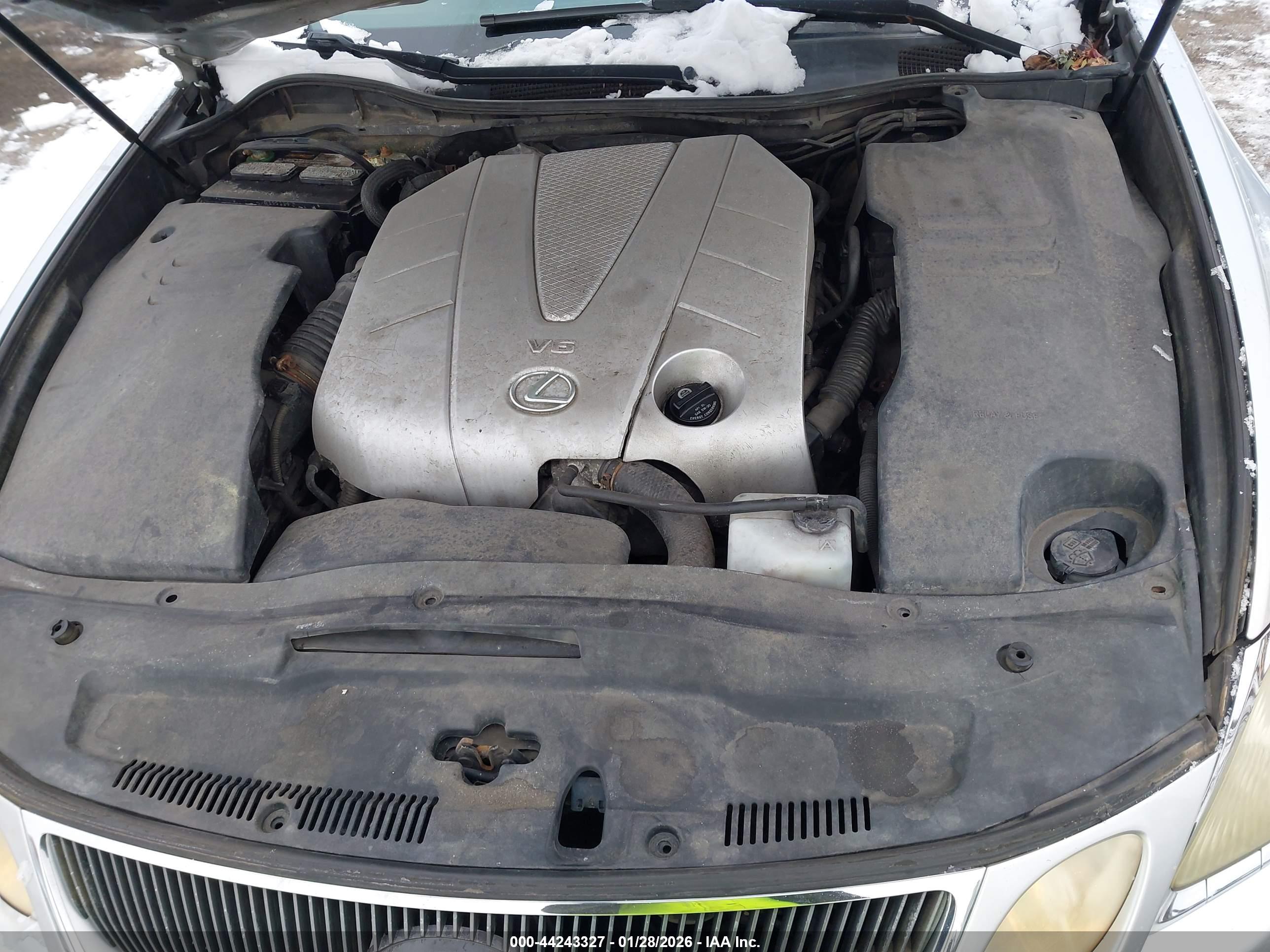 LEXUS GS image 10