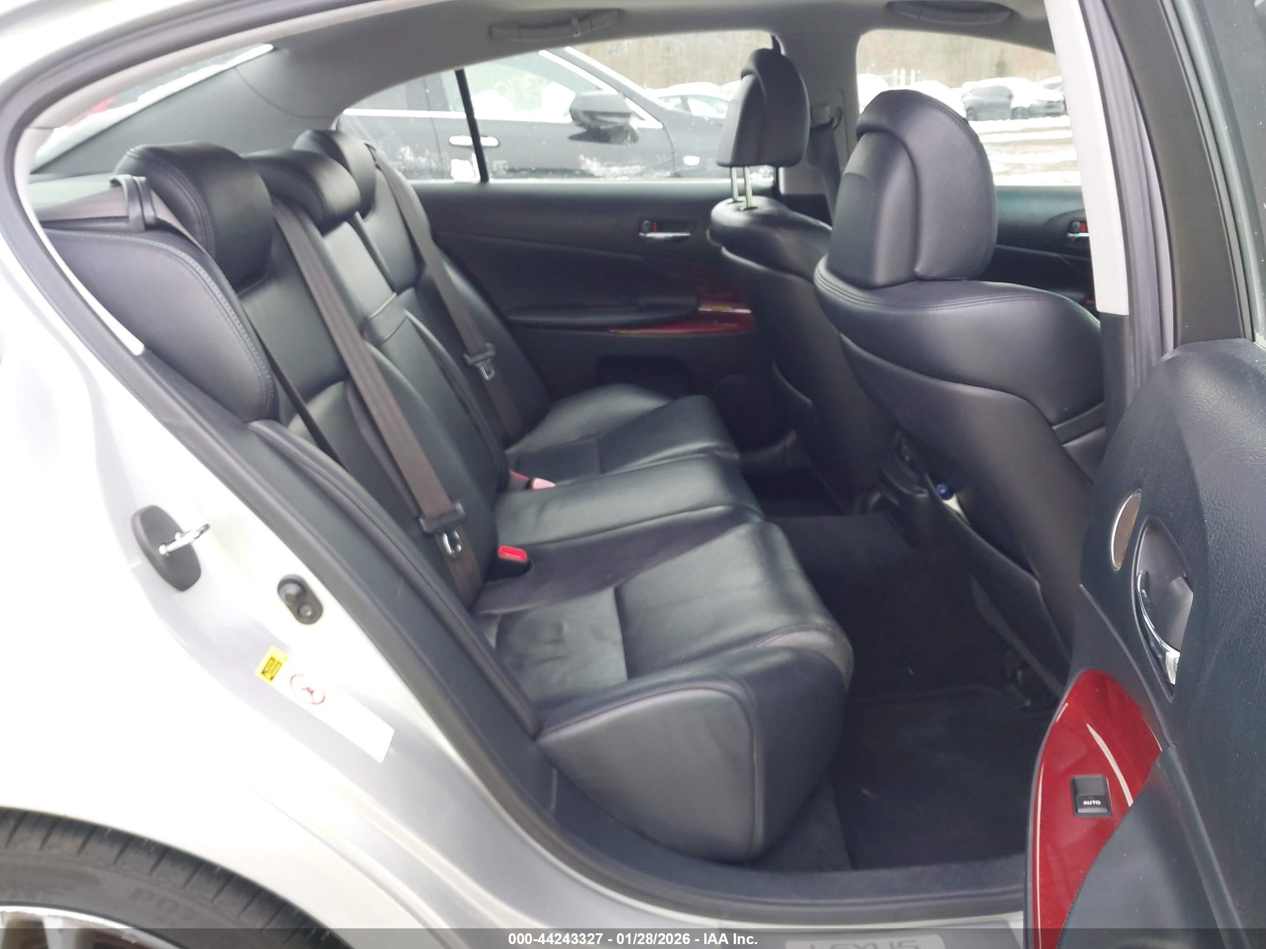 LEXUS GS image 8