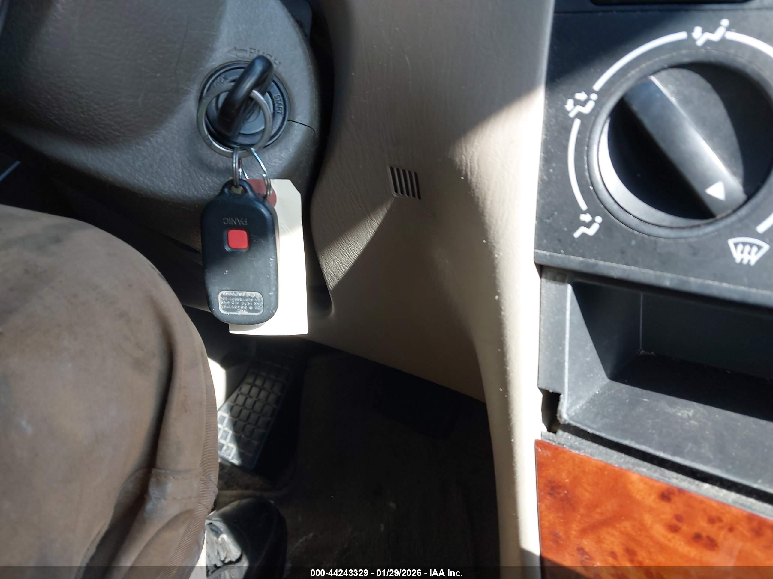 TOYOTA COROLLA image 11
