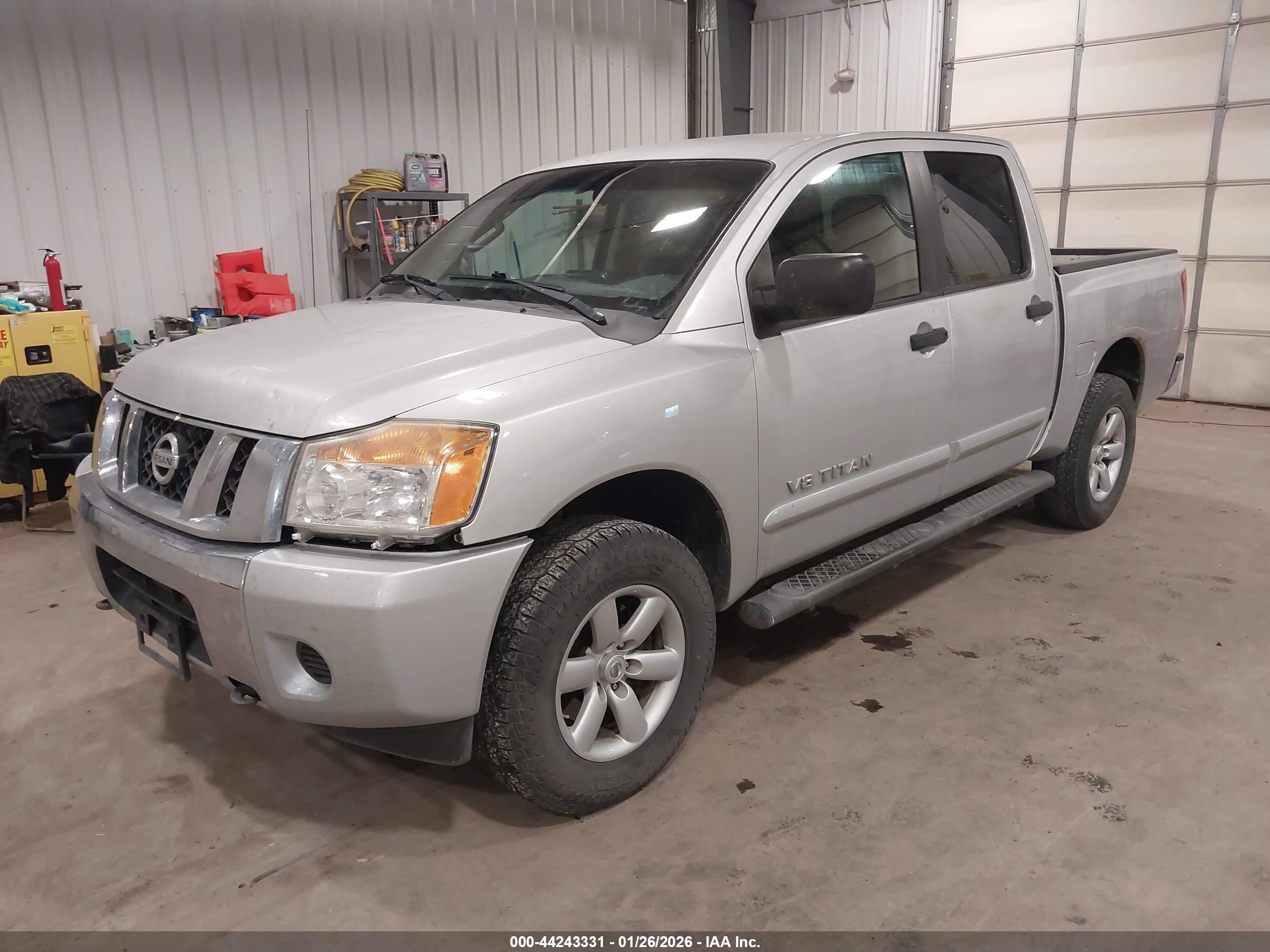 NISSAN TITAN image 2