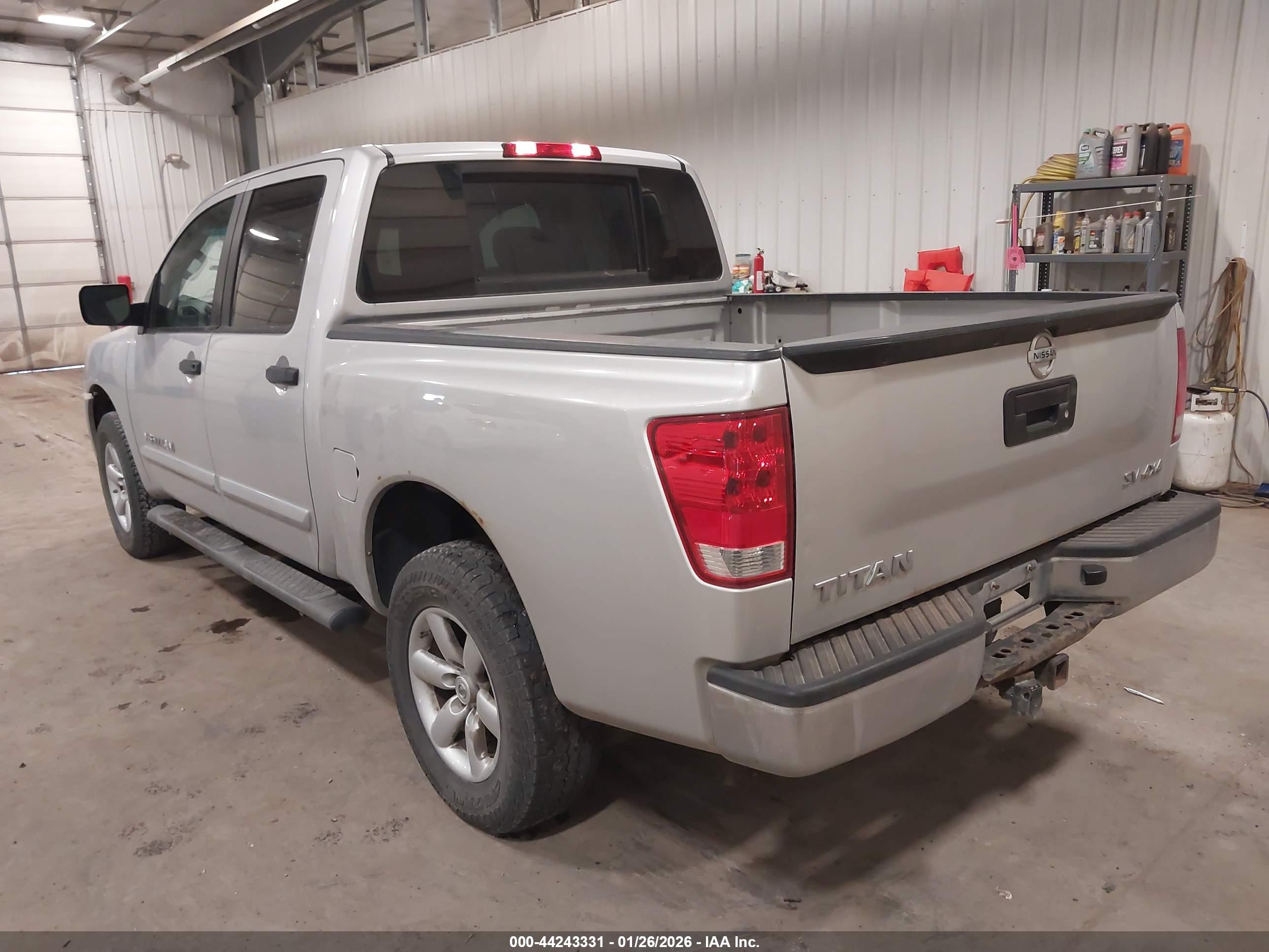 NISSAN TITAN image 3