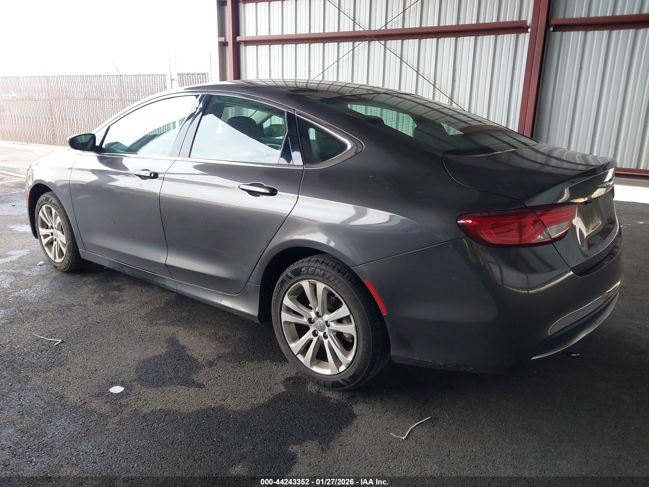 CHRYSLER 200 image 3