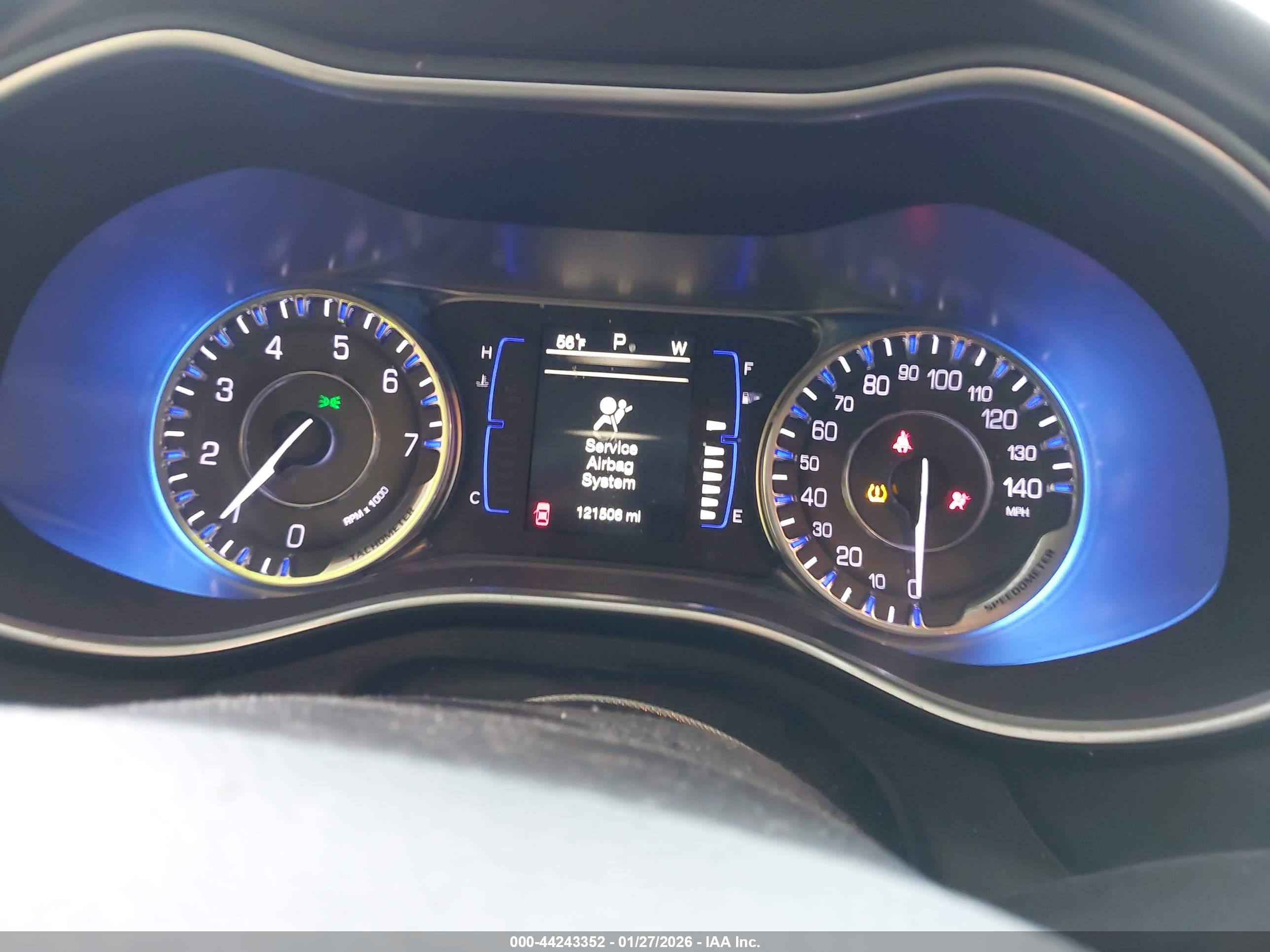 CHRYSLER 200 image 7
