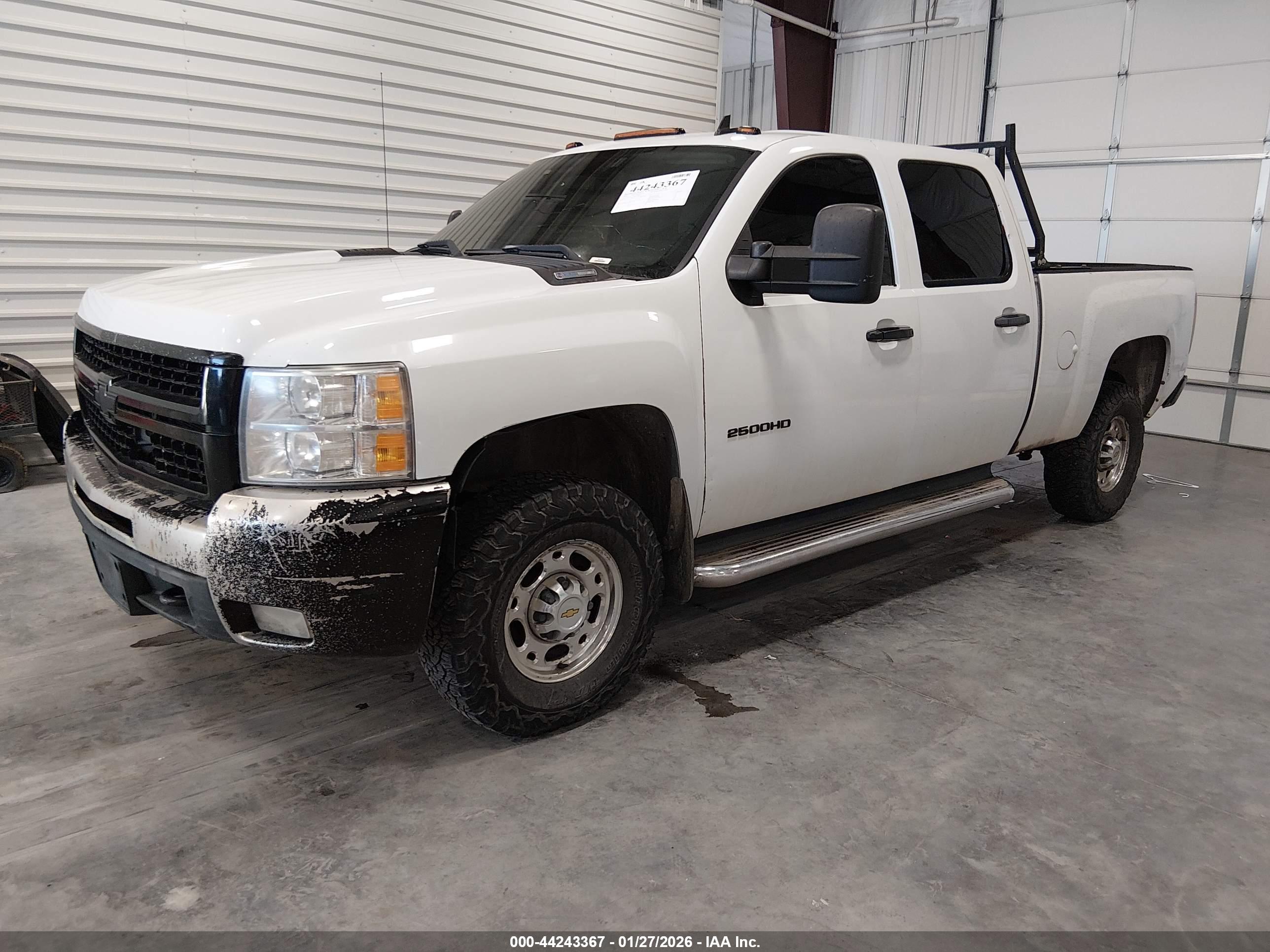 CHEVROLET SILVERADO image 2