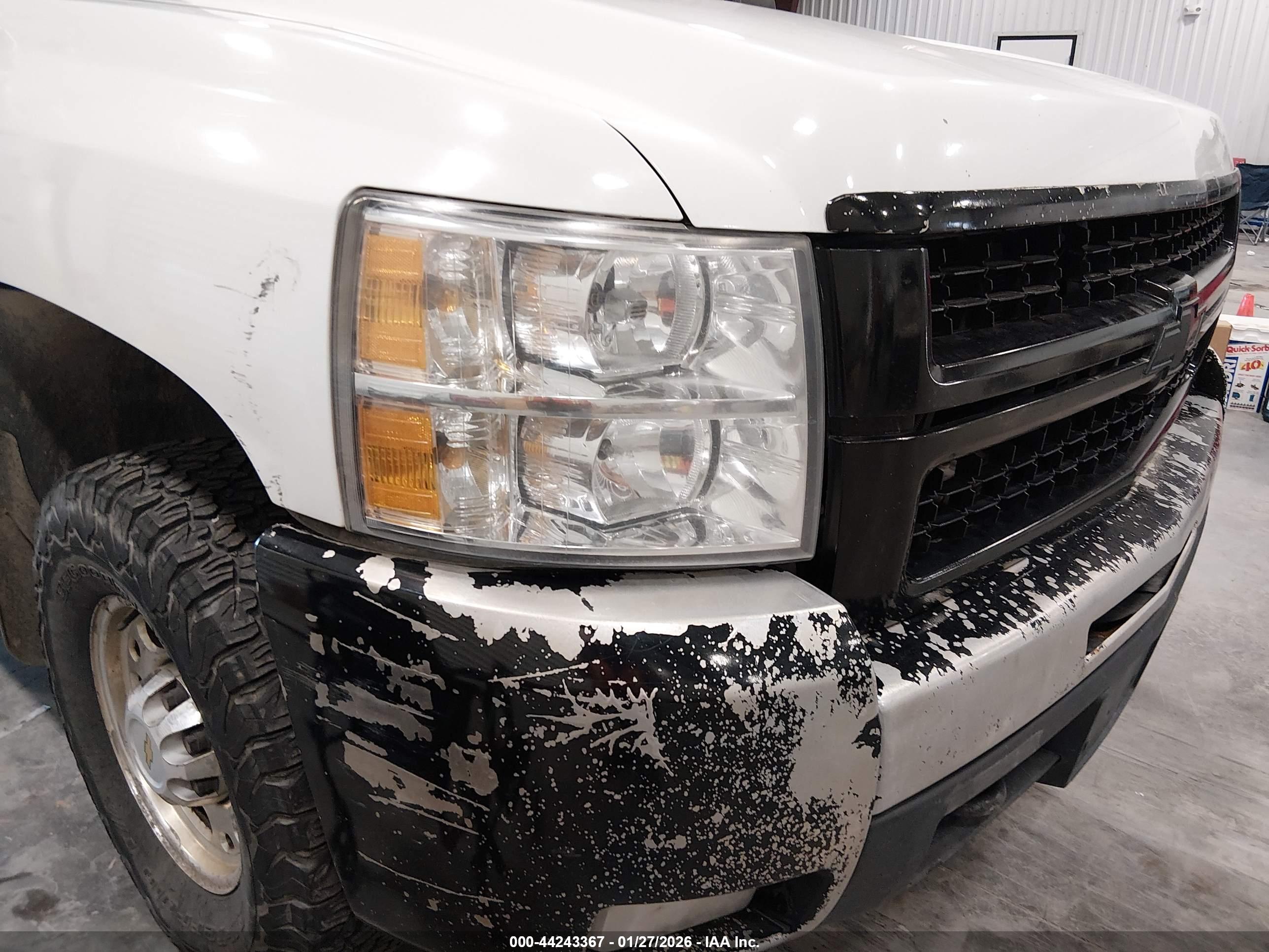 CHEVROLET SILVERADO image 6