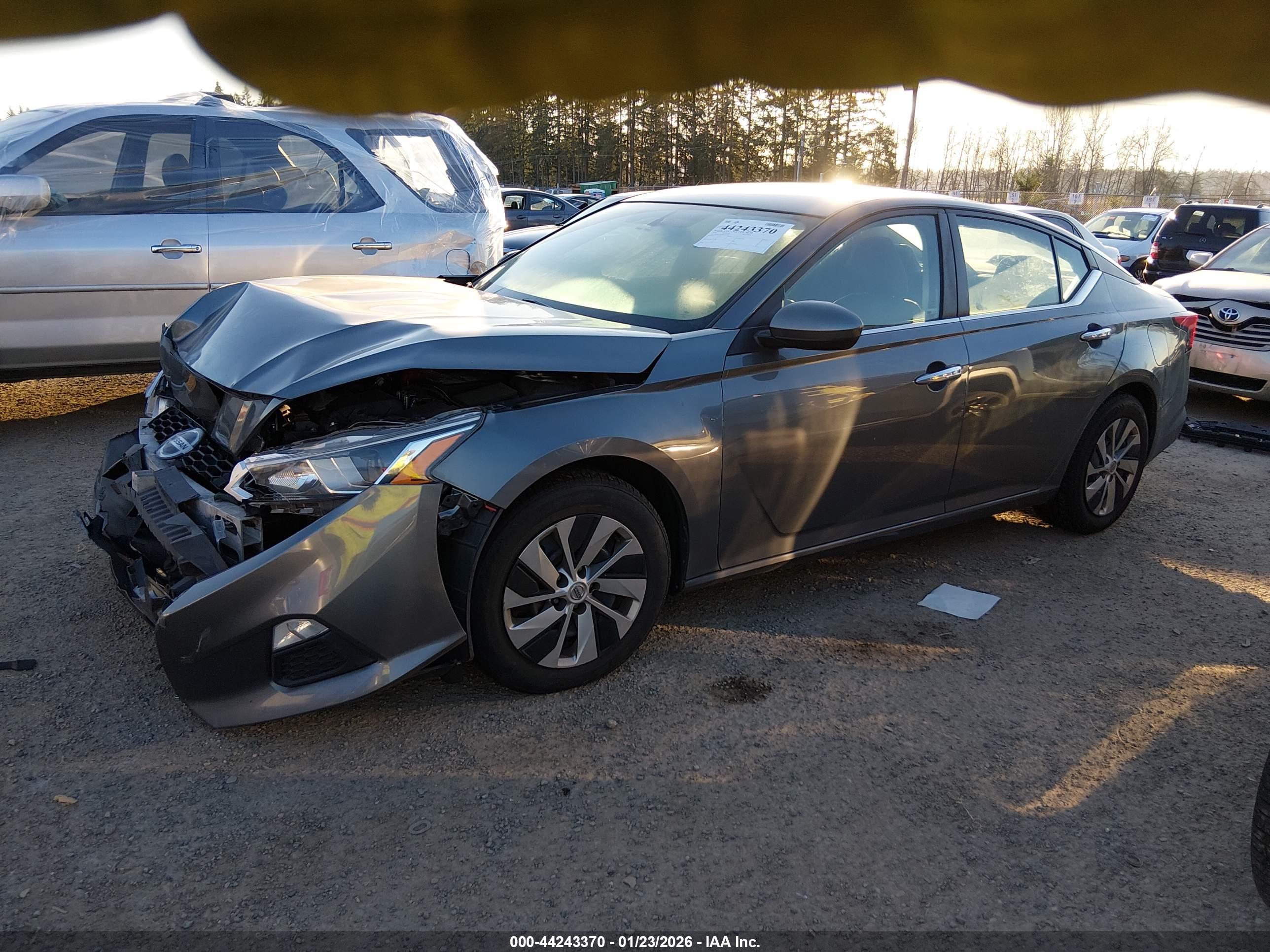 NISSAN ALTIMA image 2