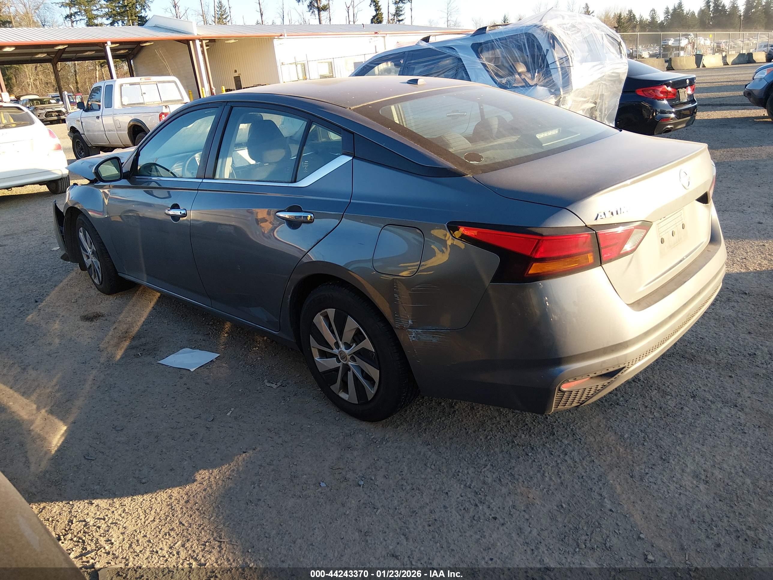 NISSAN ALTIMA image 3