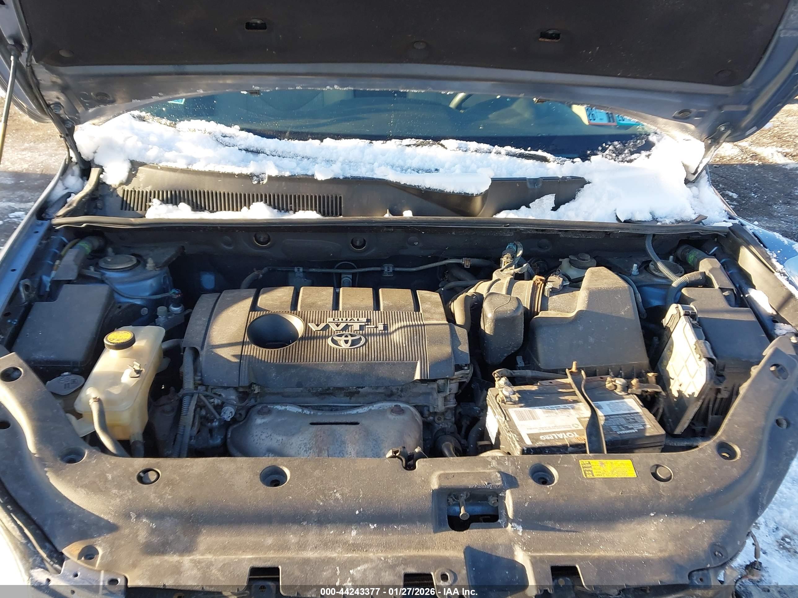 TOYOTA RAV4 image 10