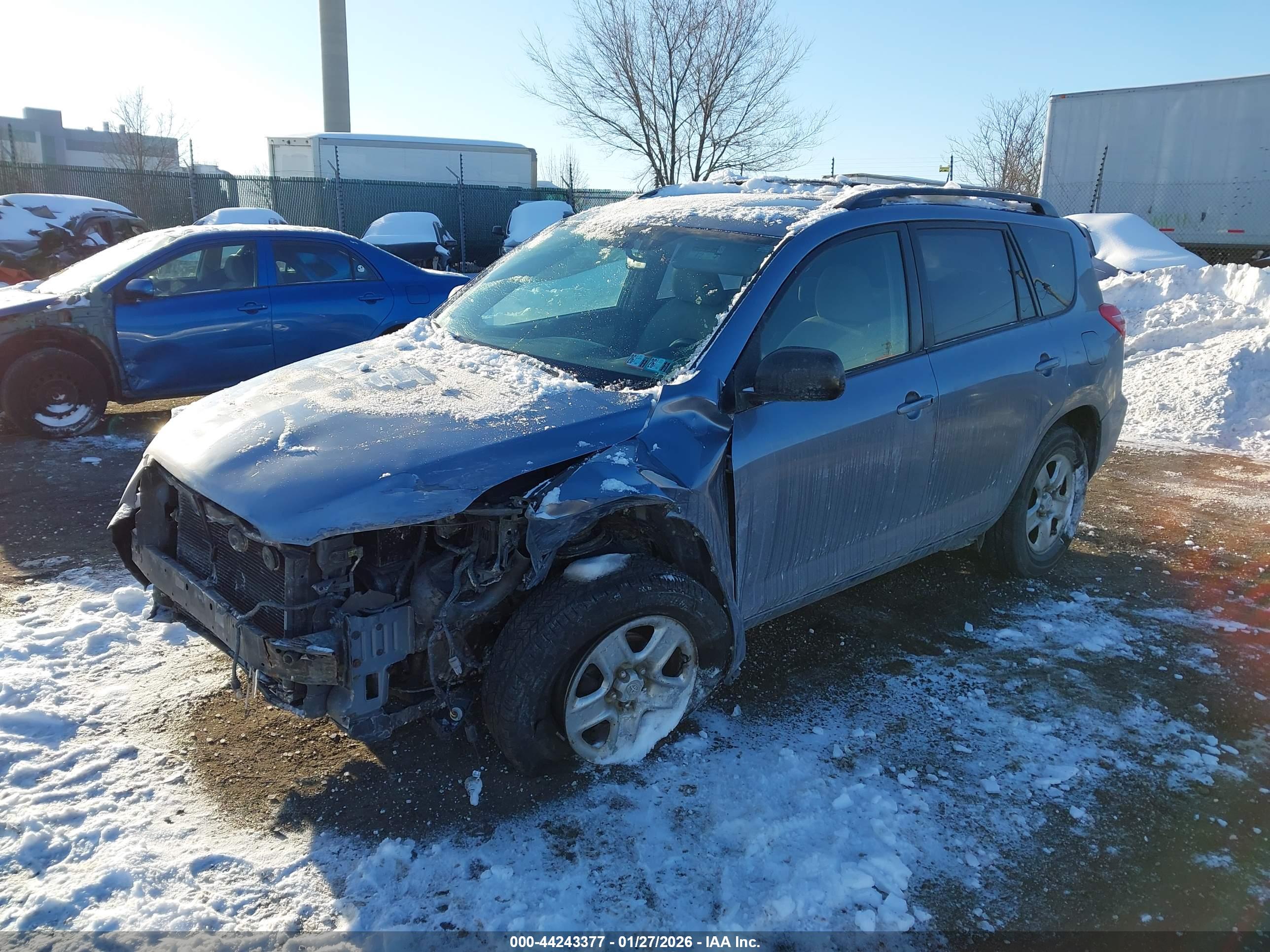 TOYOTA RAV4 image 2
