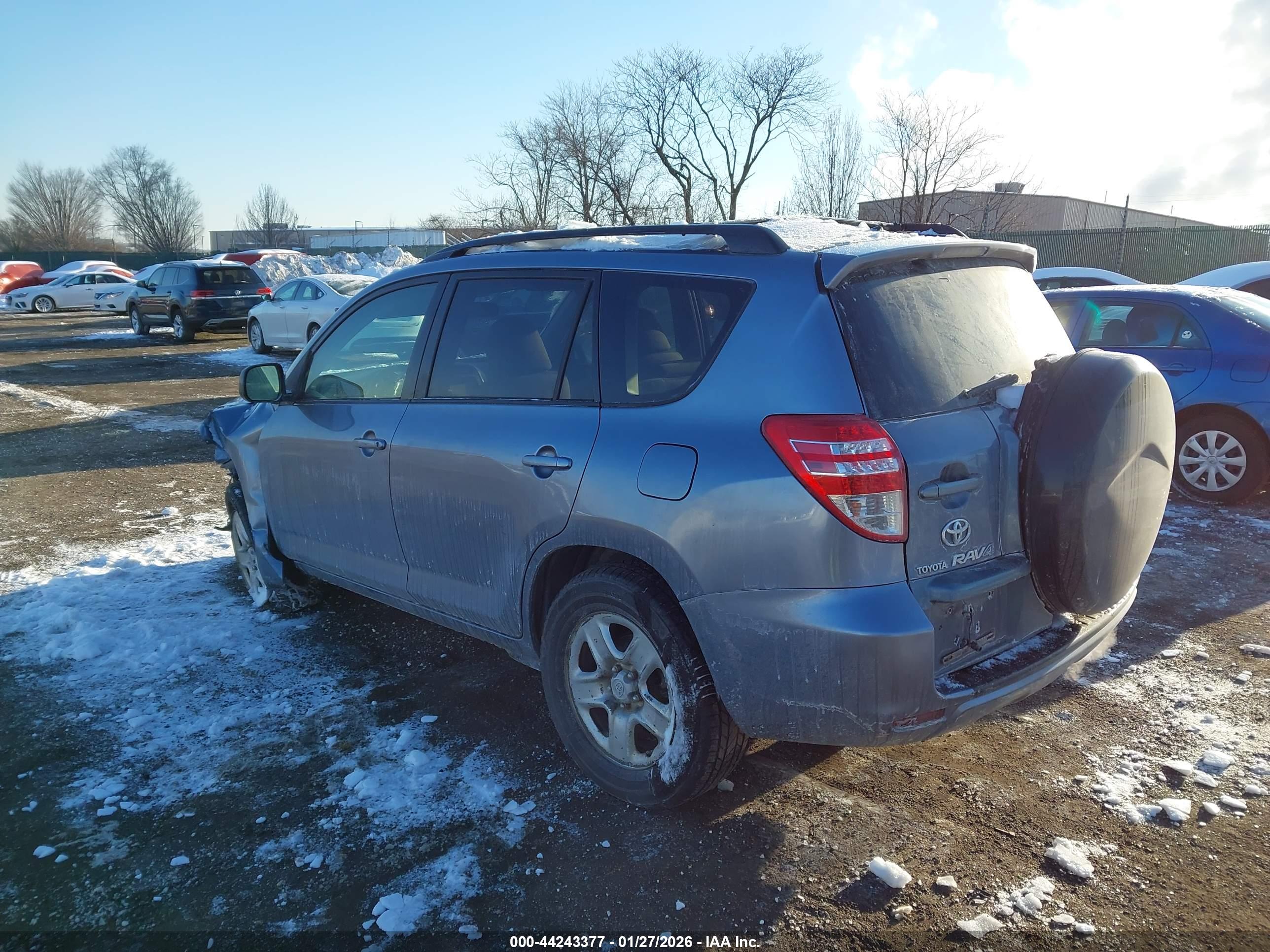 TOYOTA RAV4 image 3