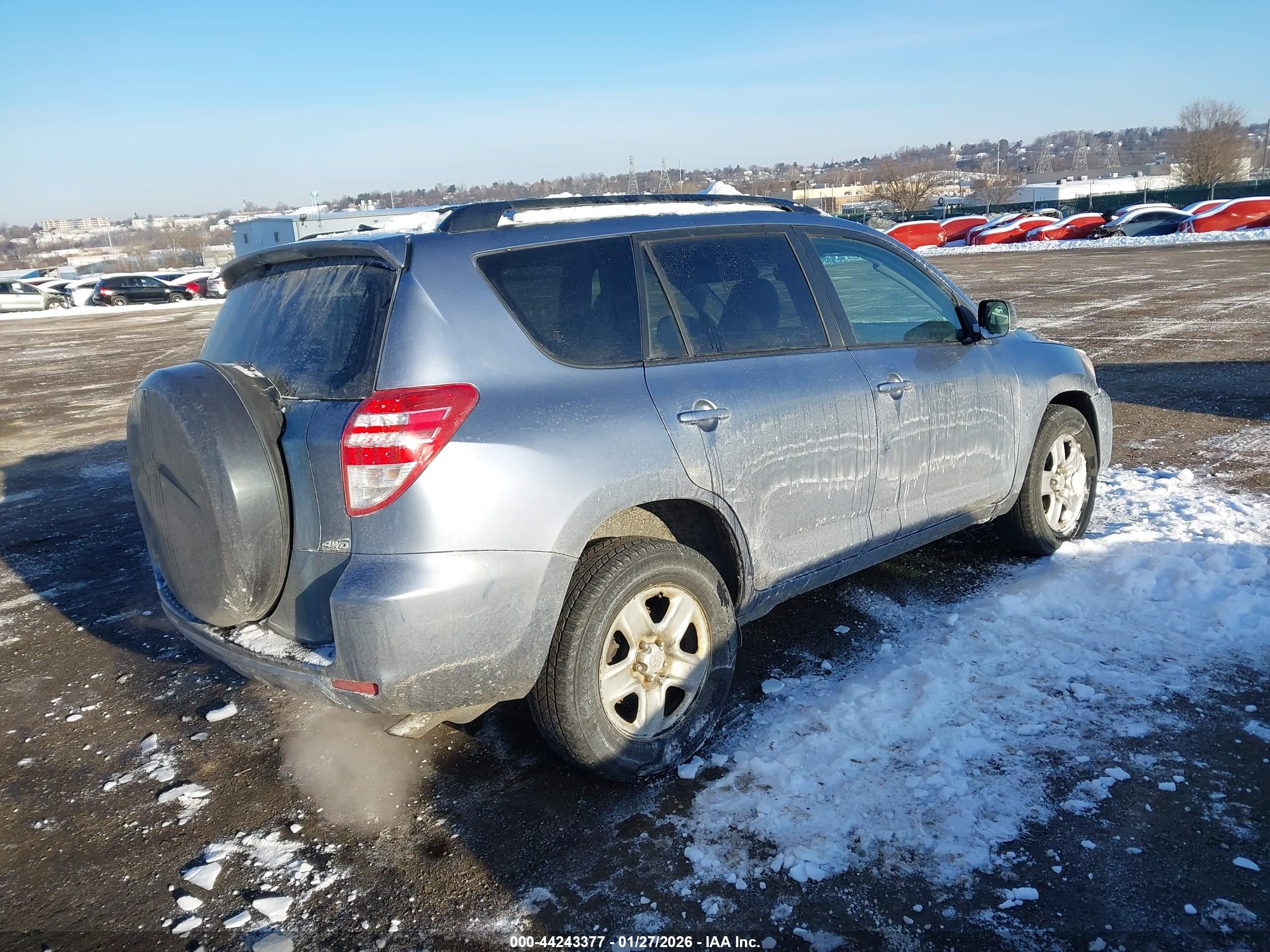 TOYOTA RAV4 image 4