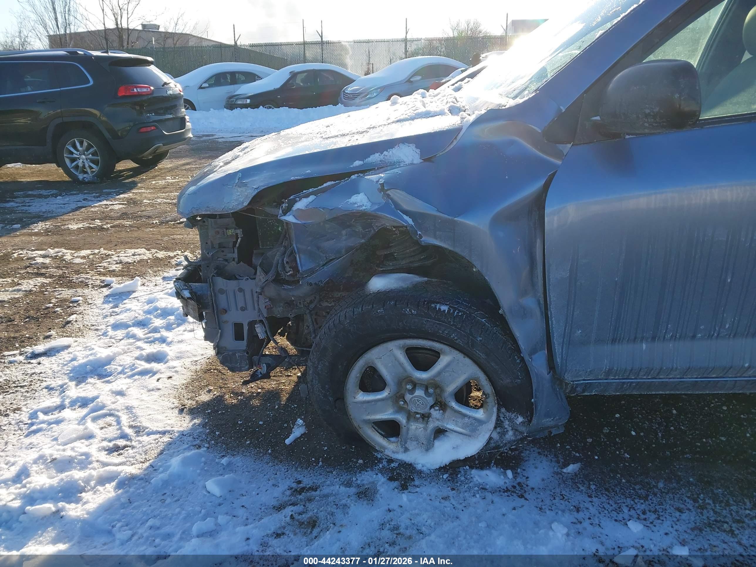 TOYOTA RAV4 image 6