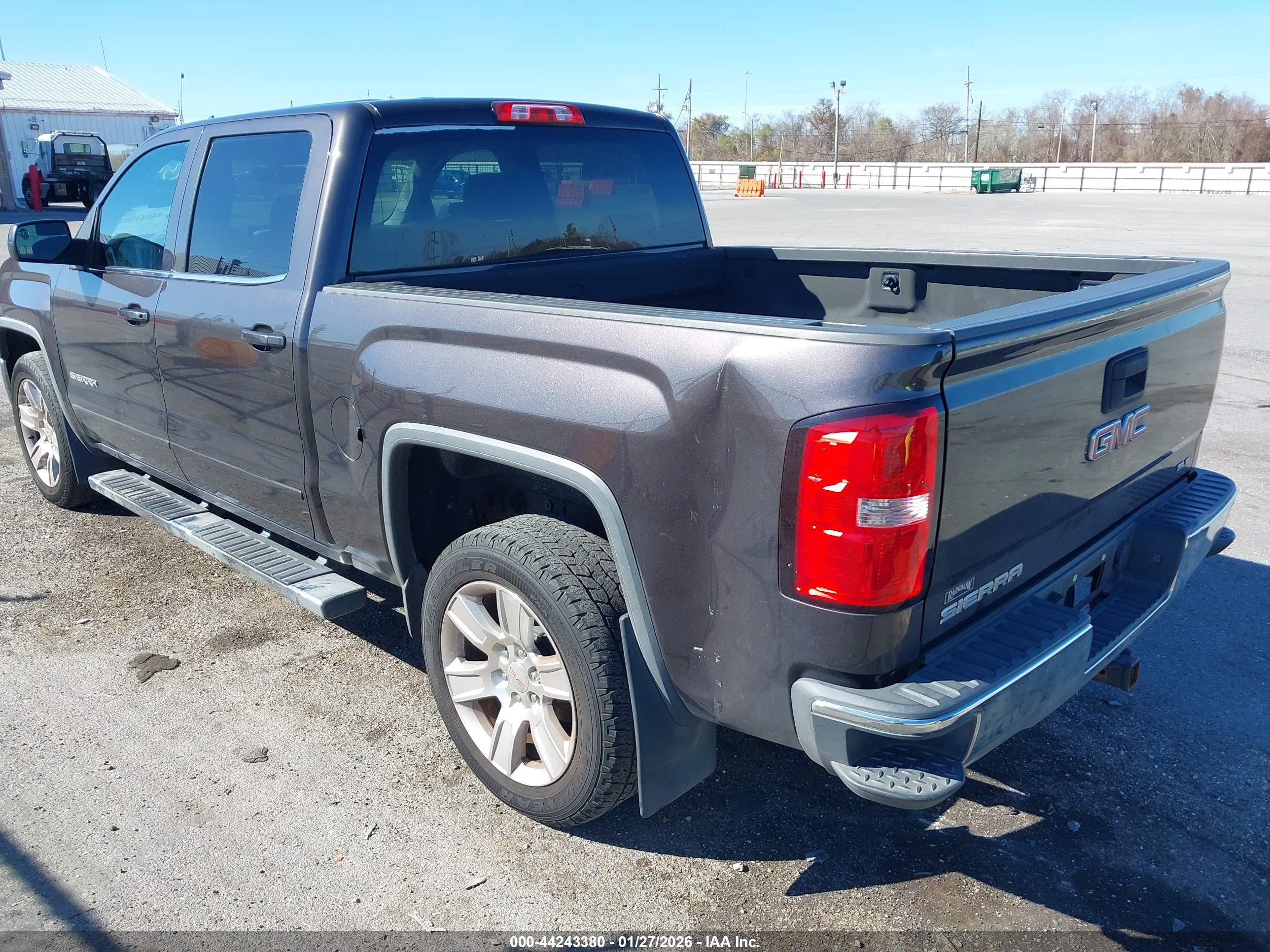 GMC SIERRA image 3