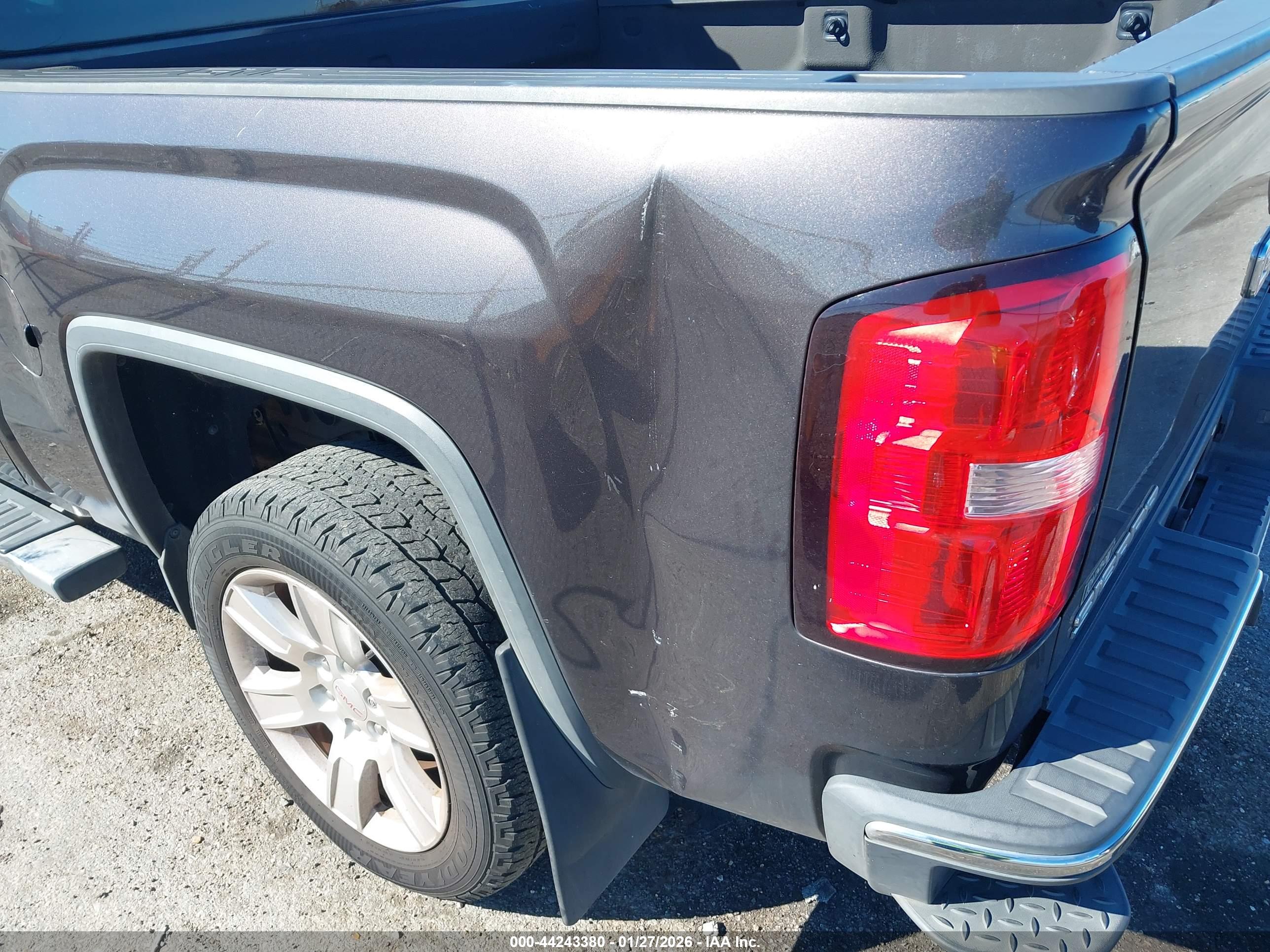 GMC SIERRA image 6