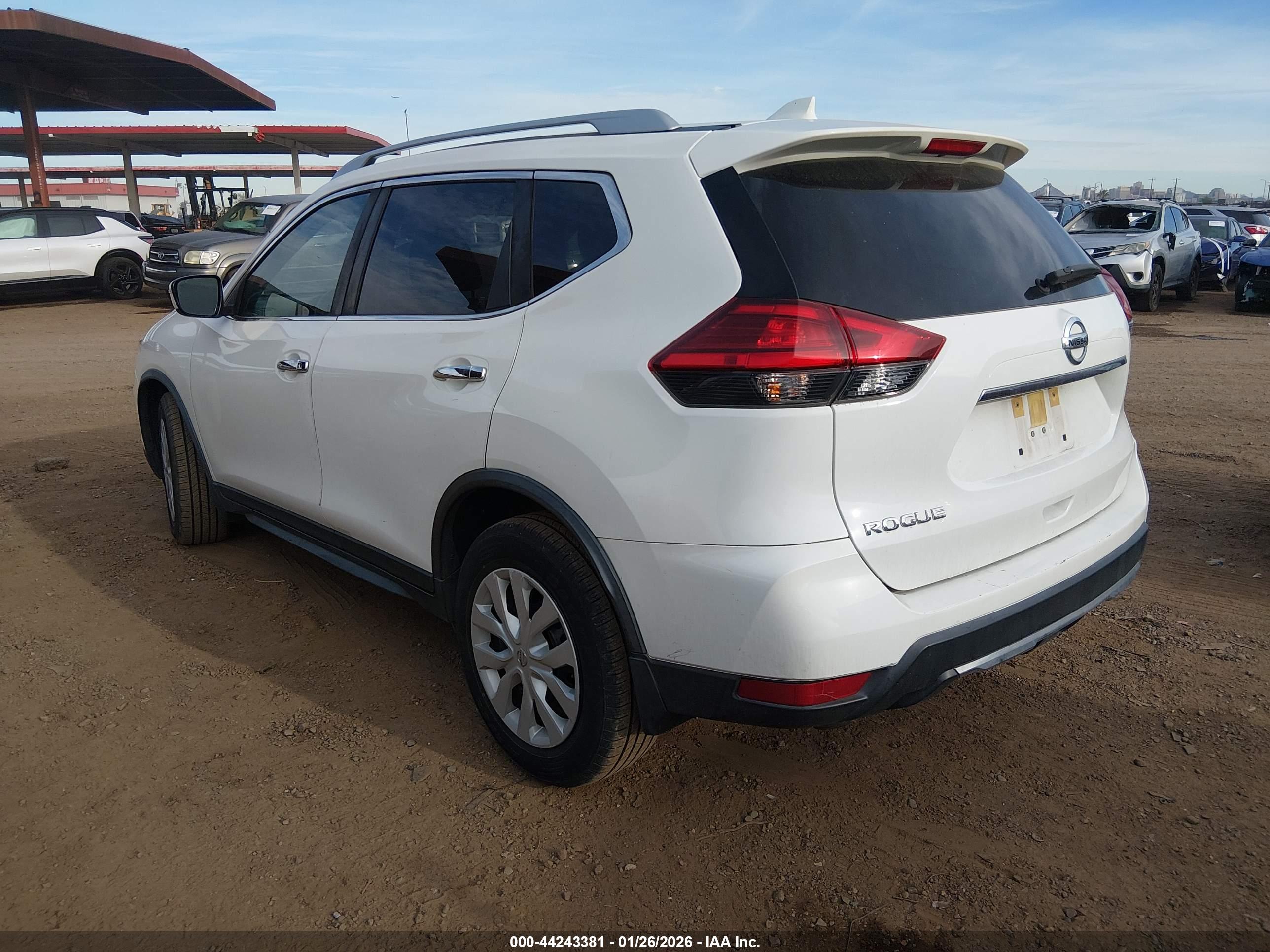 NISSAN ROGUE image 3