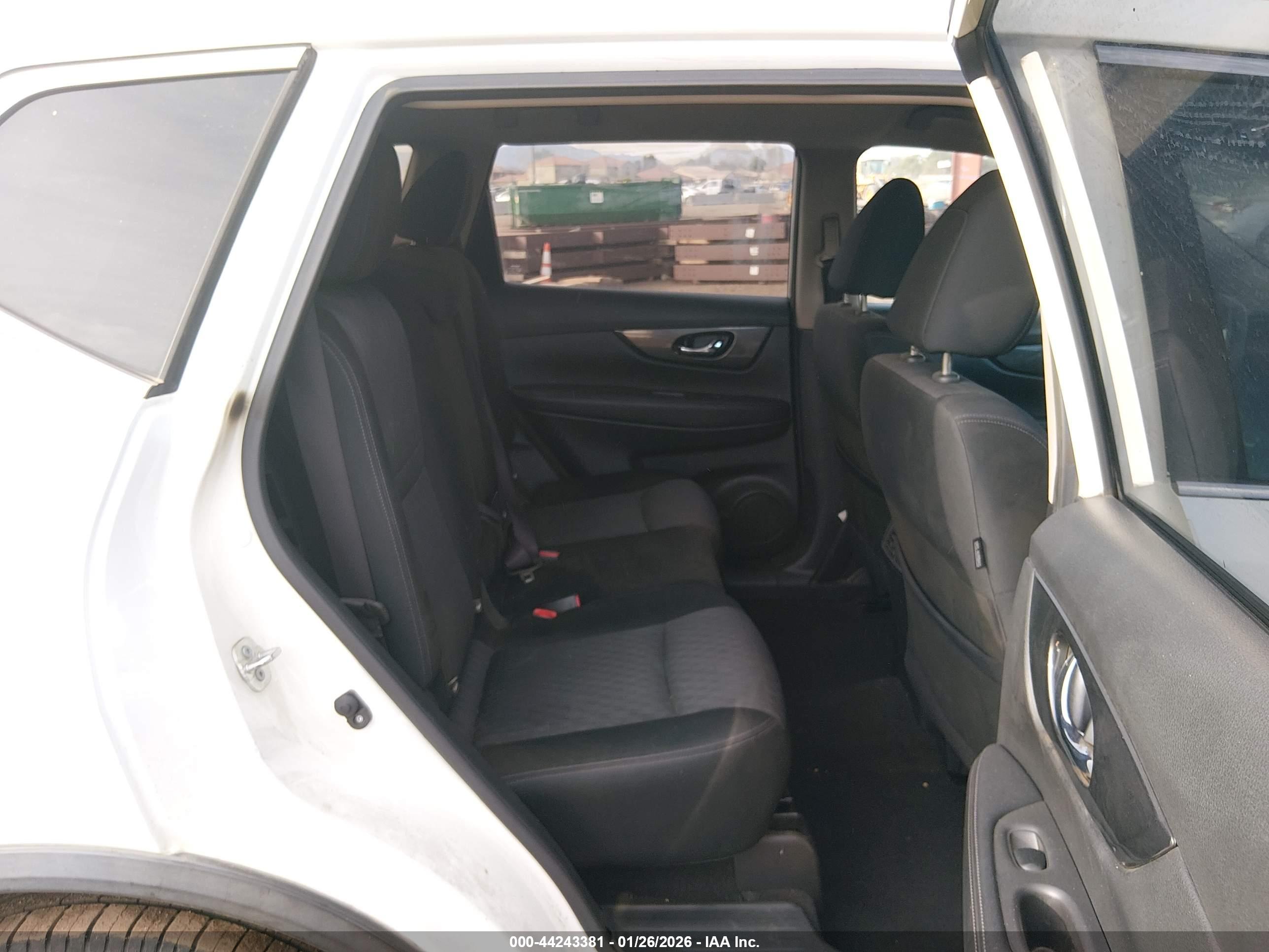 NISSAN ROGUE image 8