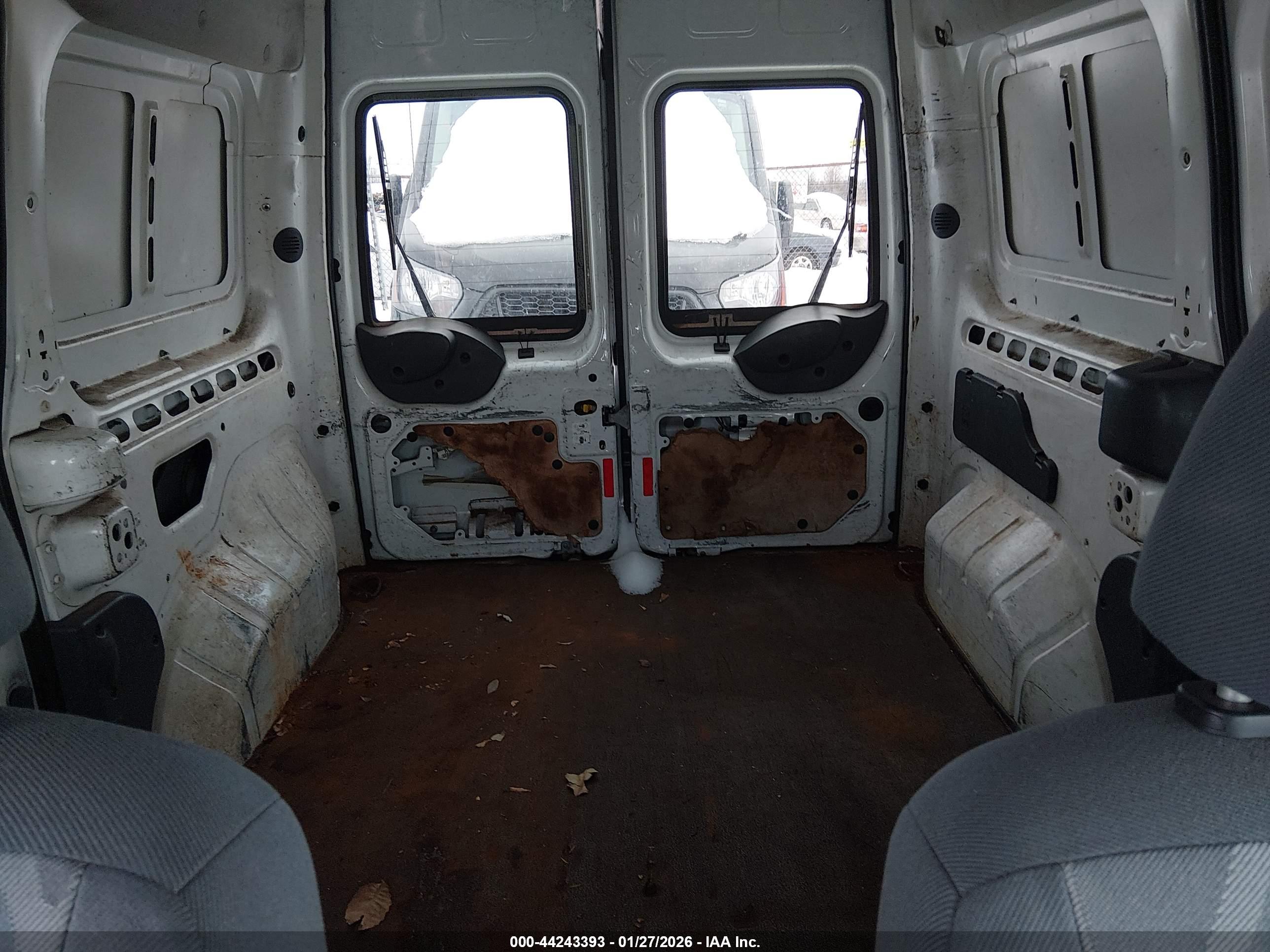 FORD TRANSIT image 8