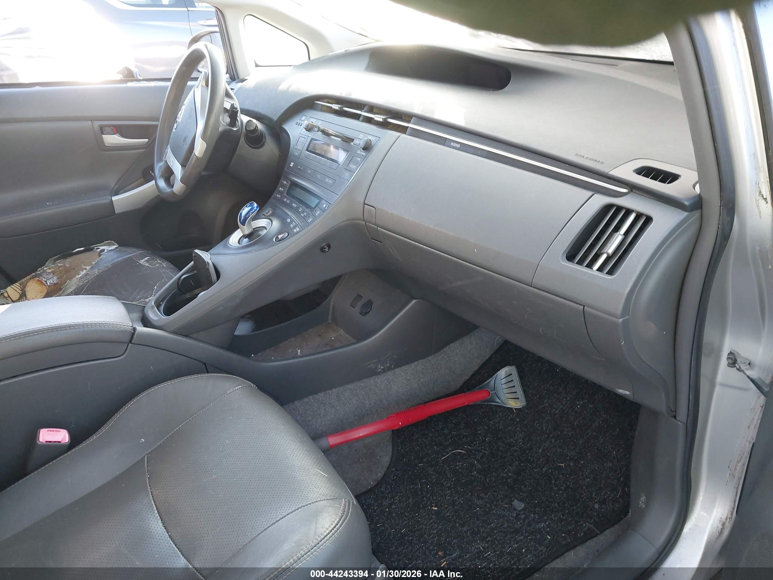 TOYOTA PRIUS image 5