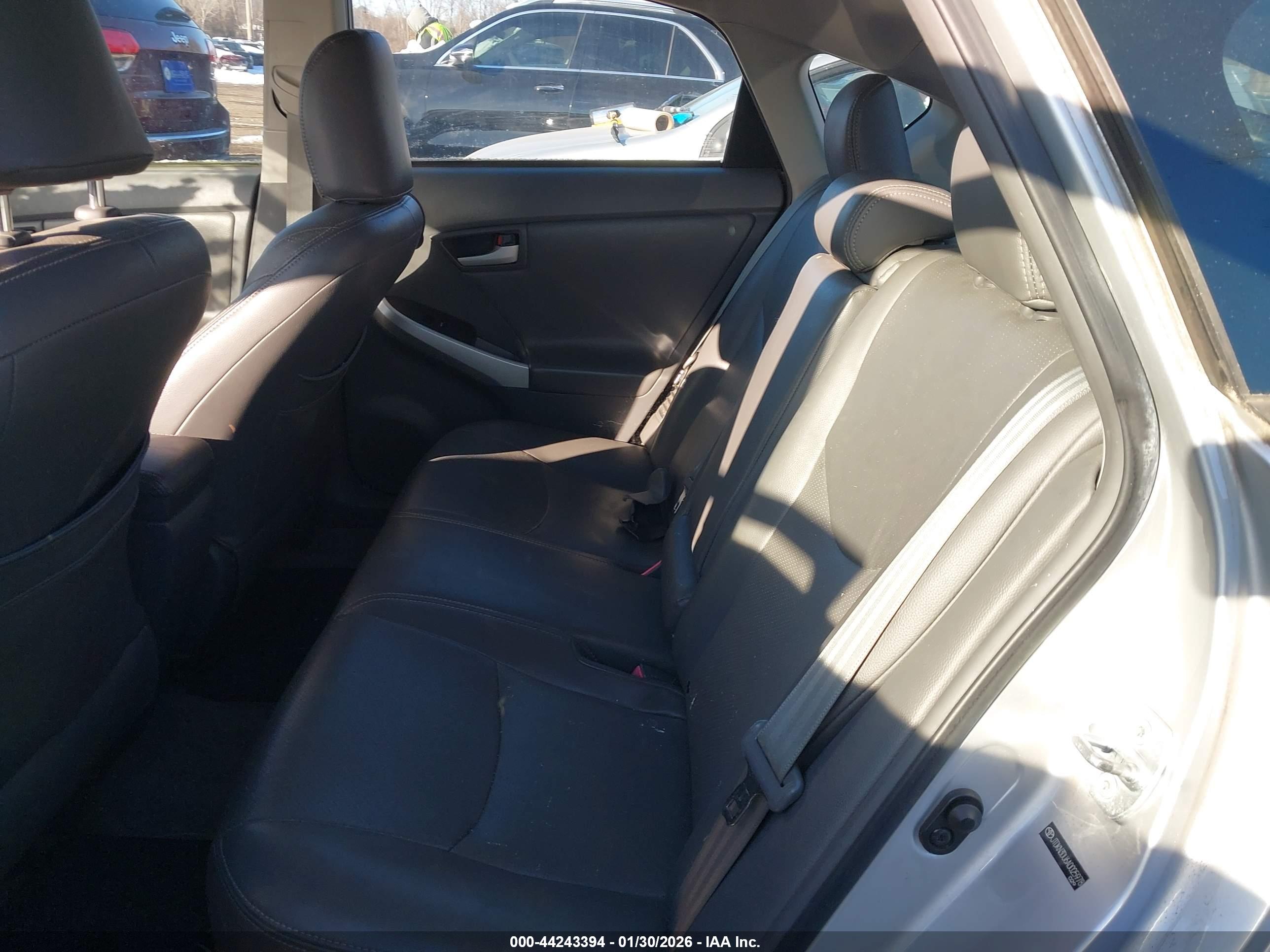 TOYOTA PRIUS image 8