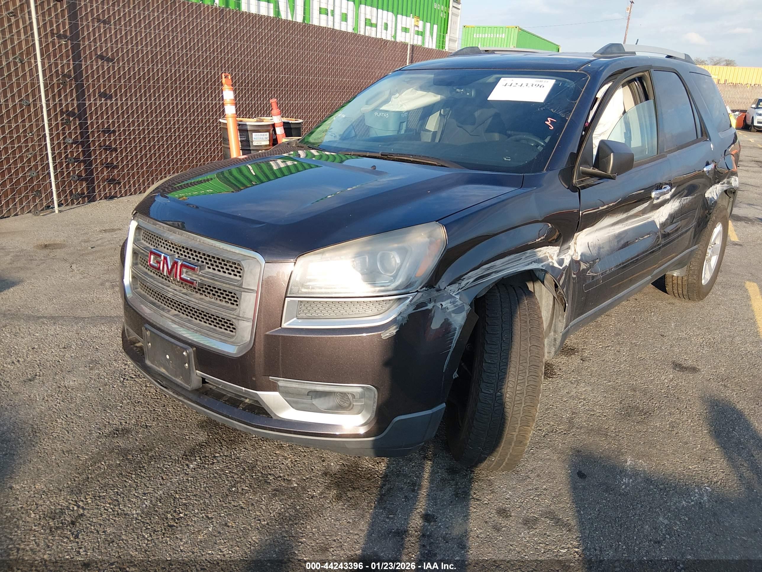 GMC ACADIA image 2
